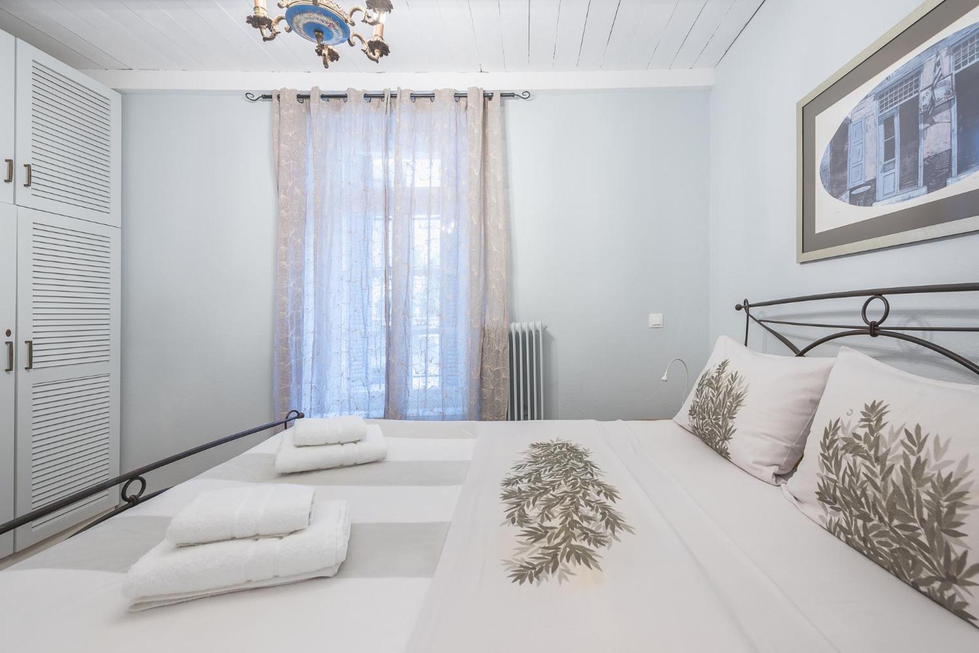 Athenian Niche in Plaka Villa by Athenian Homes