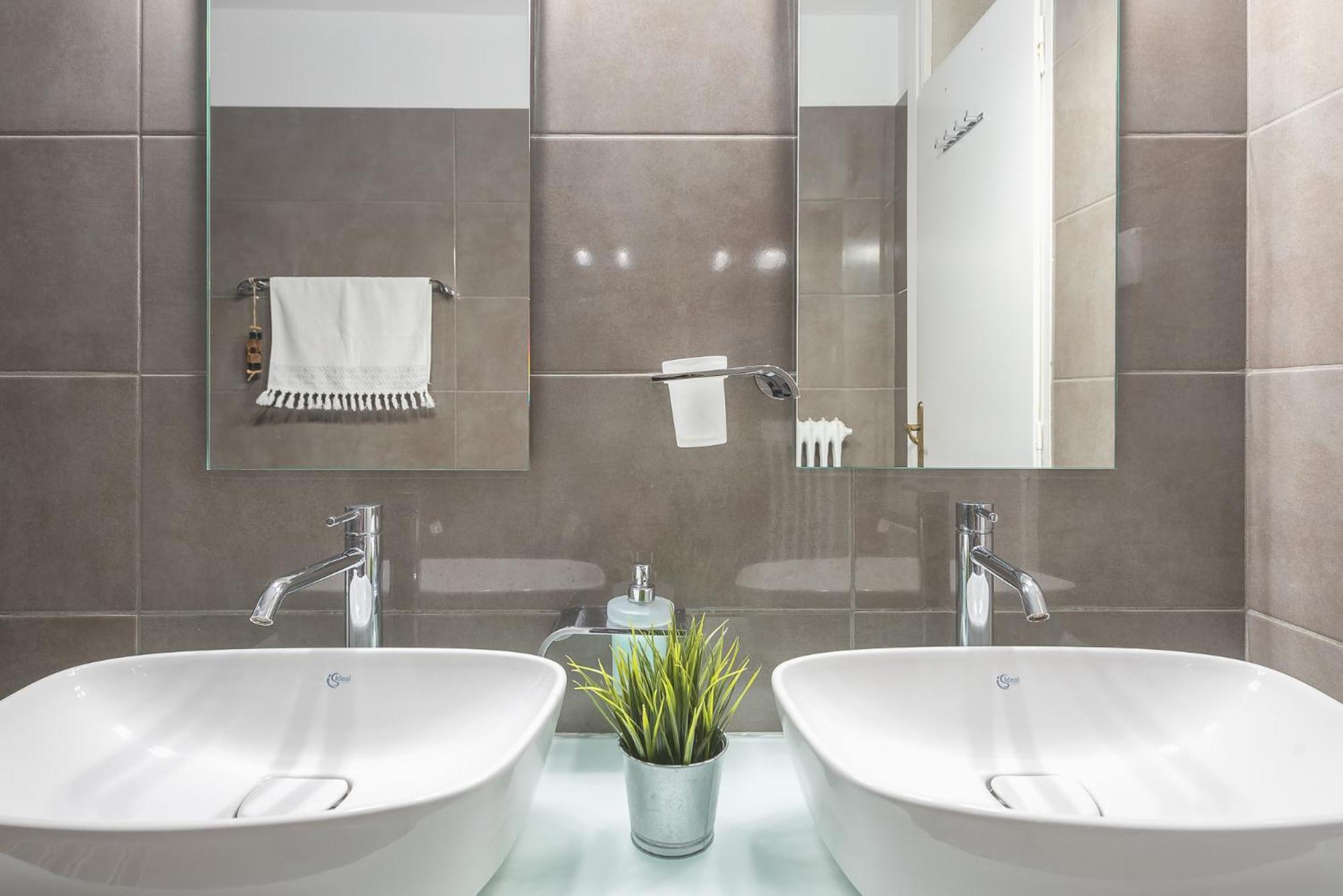 Athenian Niche in Plaka Villa by Athenian Homes