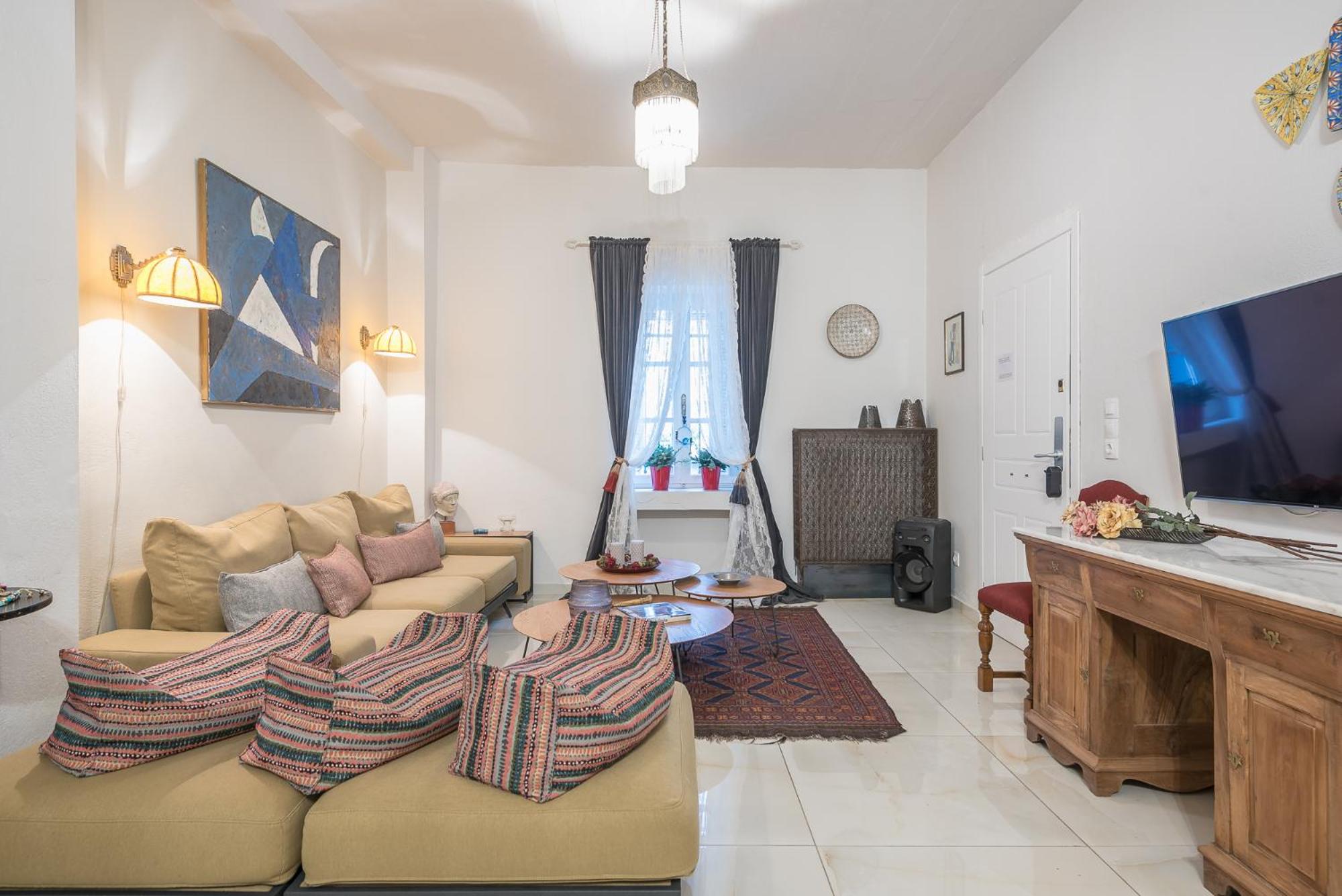 Athenian Niche in Plaka Villa by Athenian Homes
