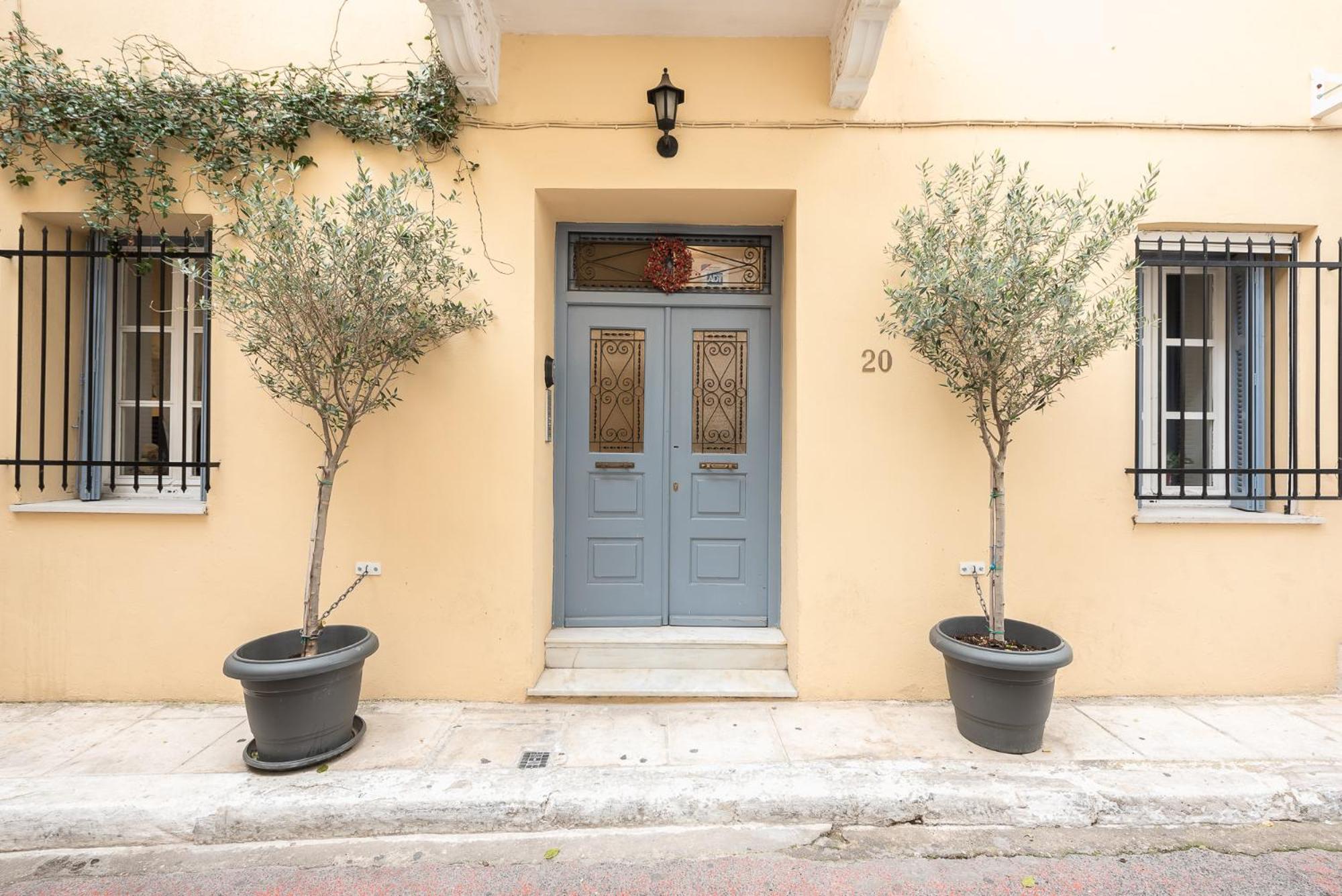 Athenian Niche in Plaka Villa by Athenian Homes