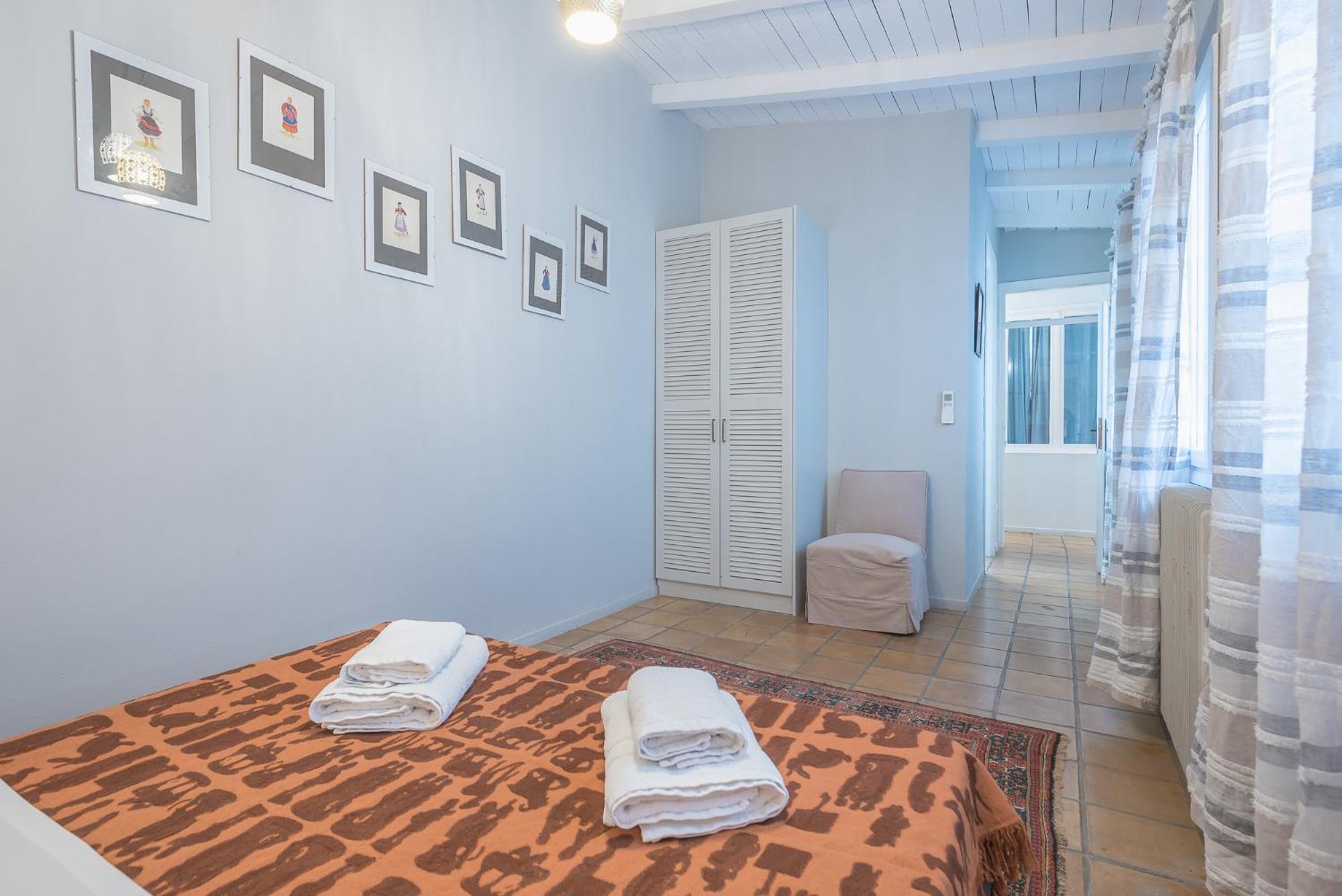 Athenian Niche in Plaka Villa by Athenian Homes