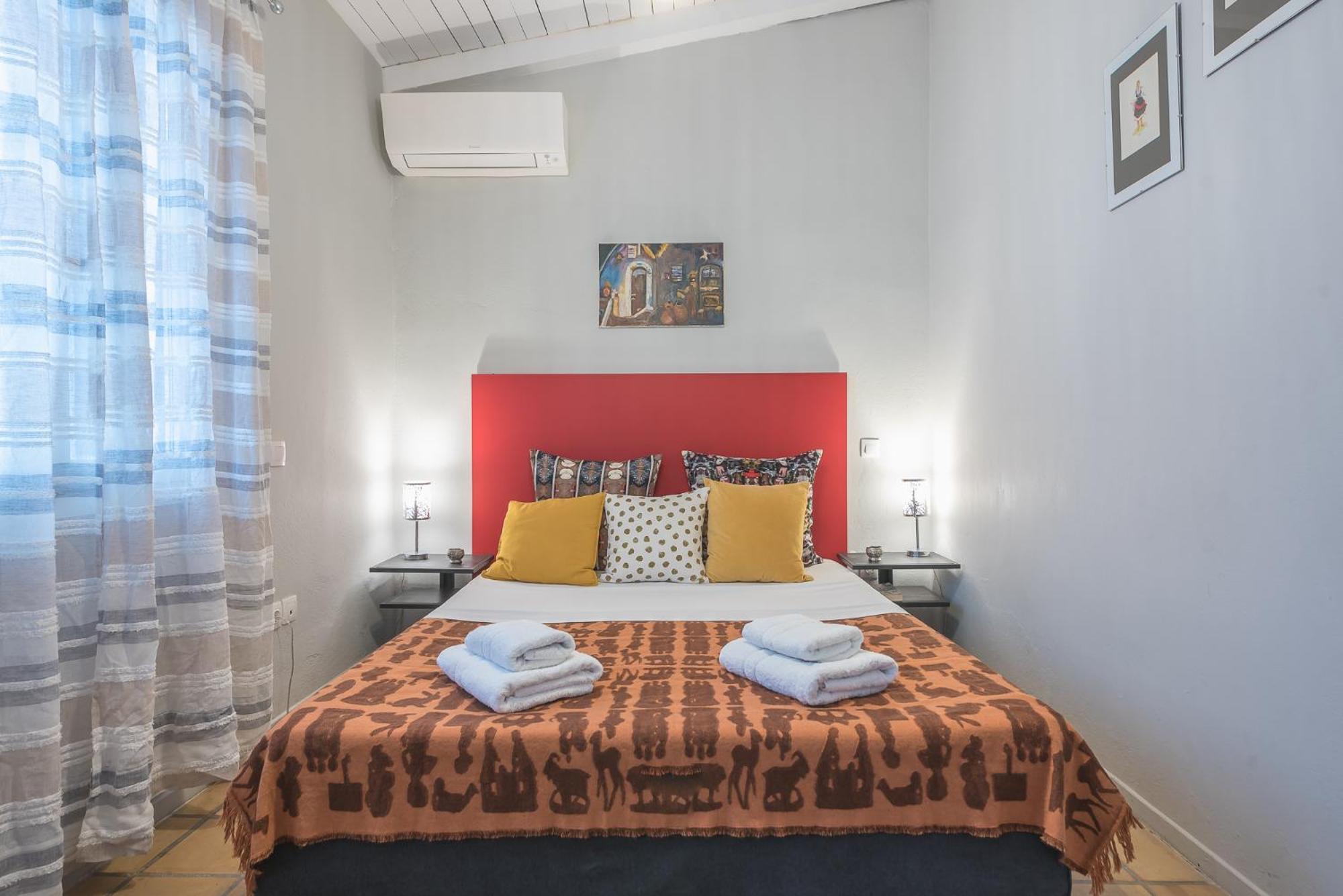 Athenian Niche in Plaka Villa by Athenian Homes