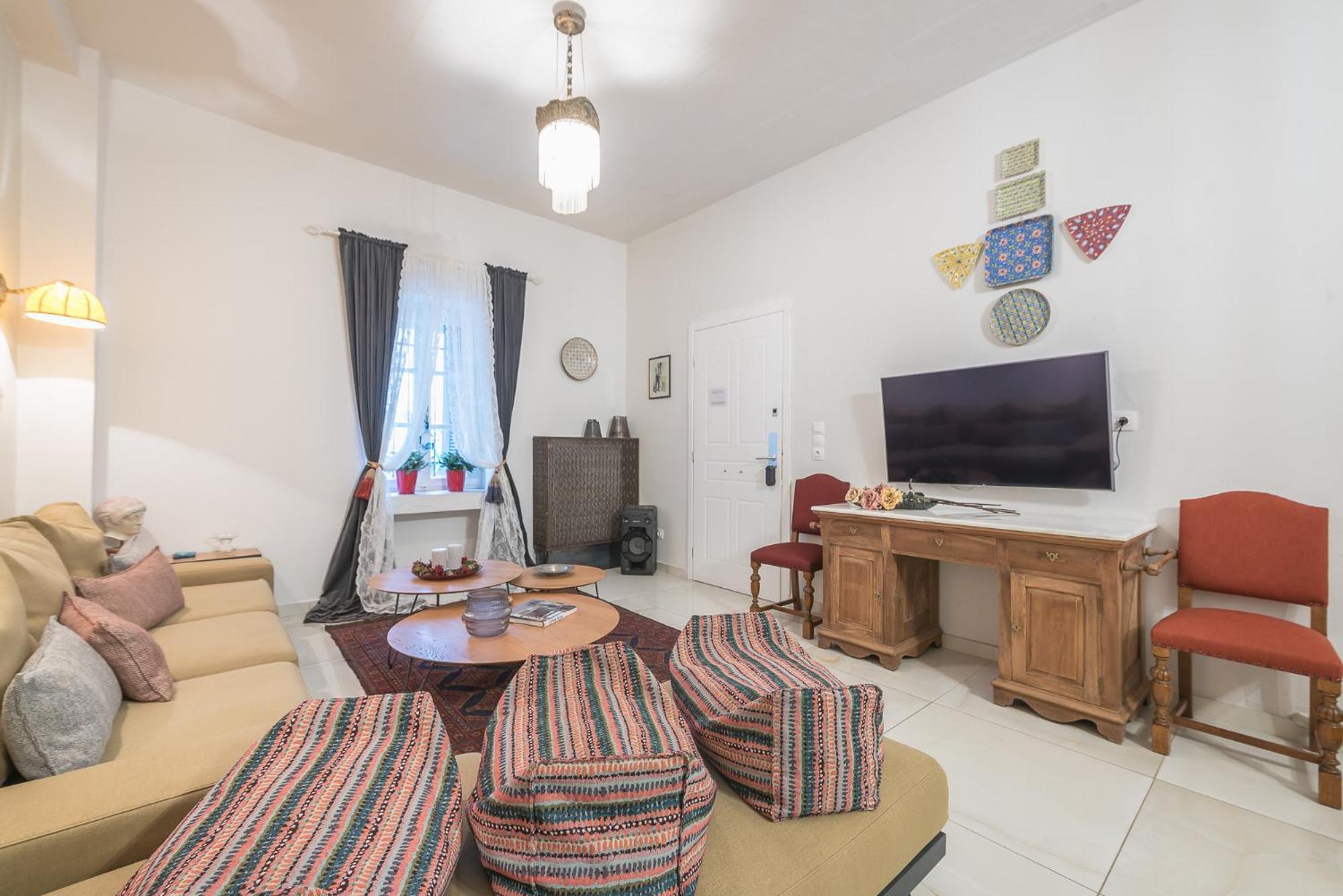 Athenian Niche in Plaka Villa by Athenian Homes