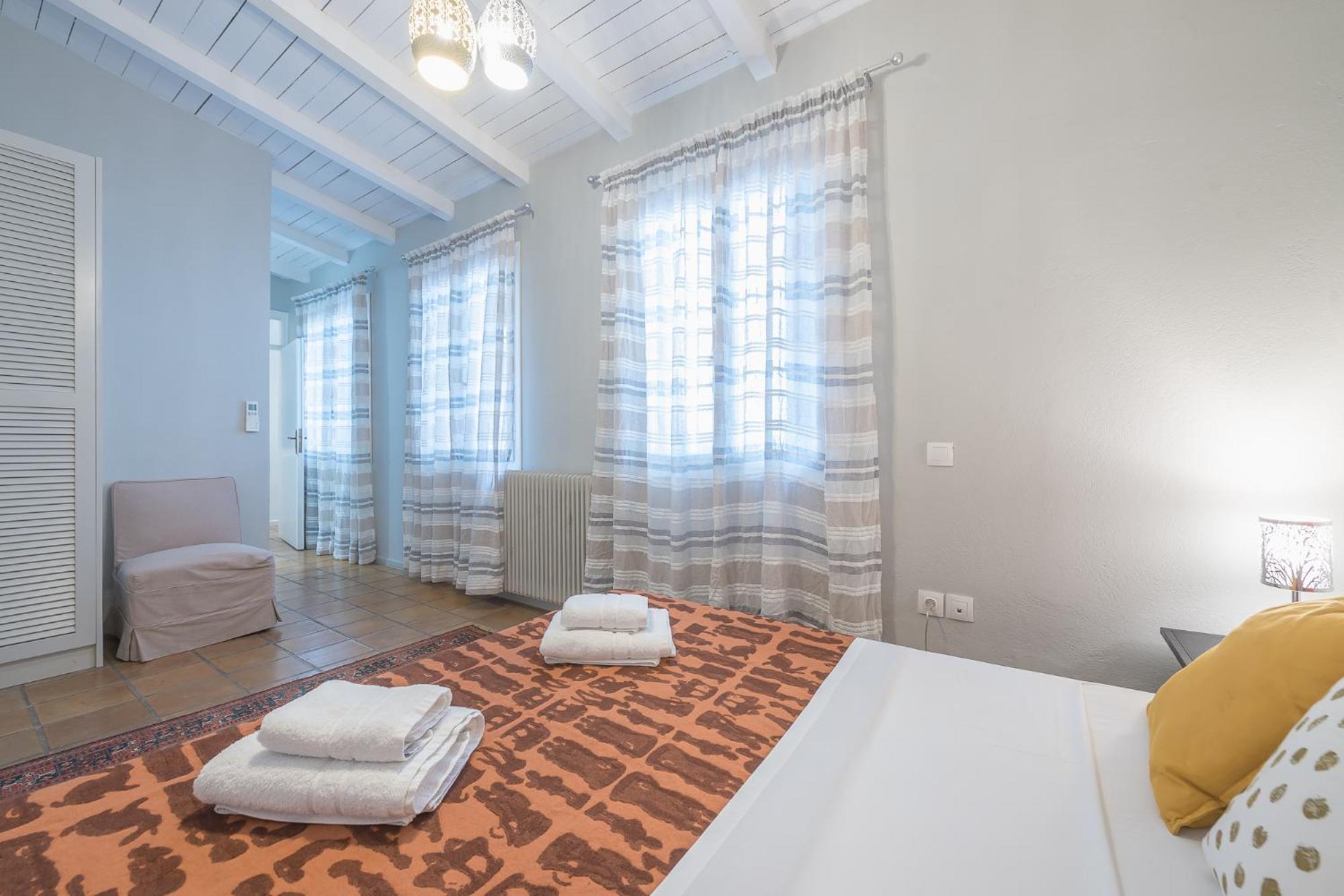 Athenian Niche in Plaka Villa by Athenian Homes