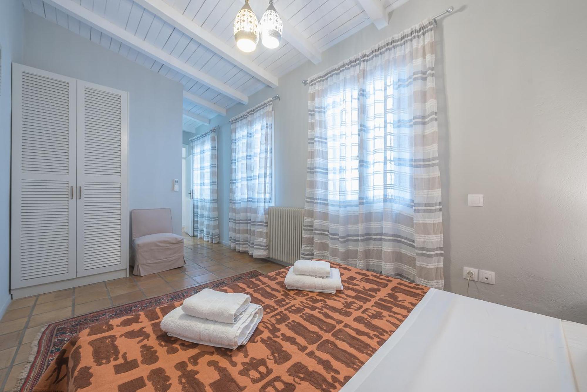 Athenian Niche in Plaka Villa by Athenian Homes