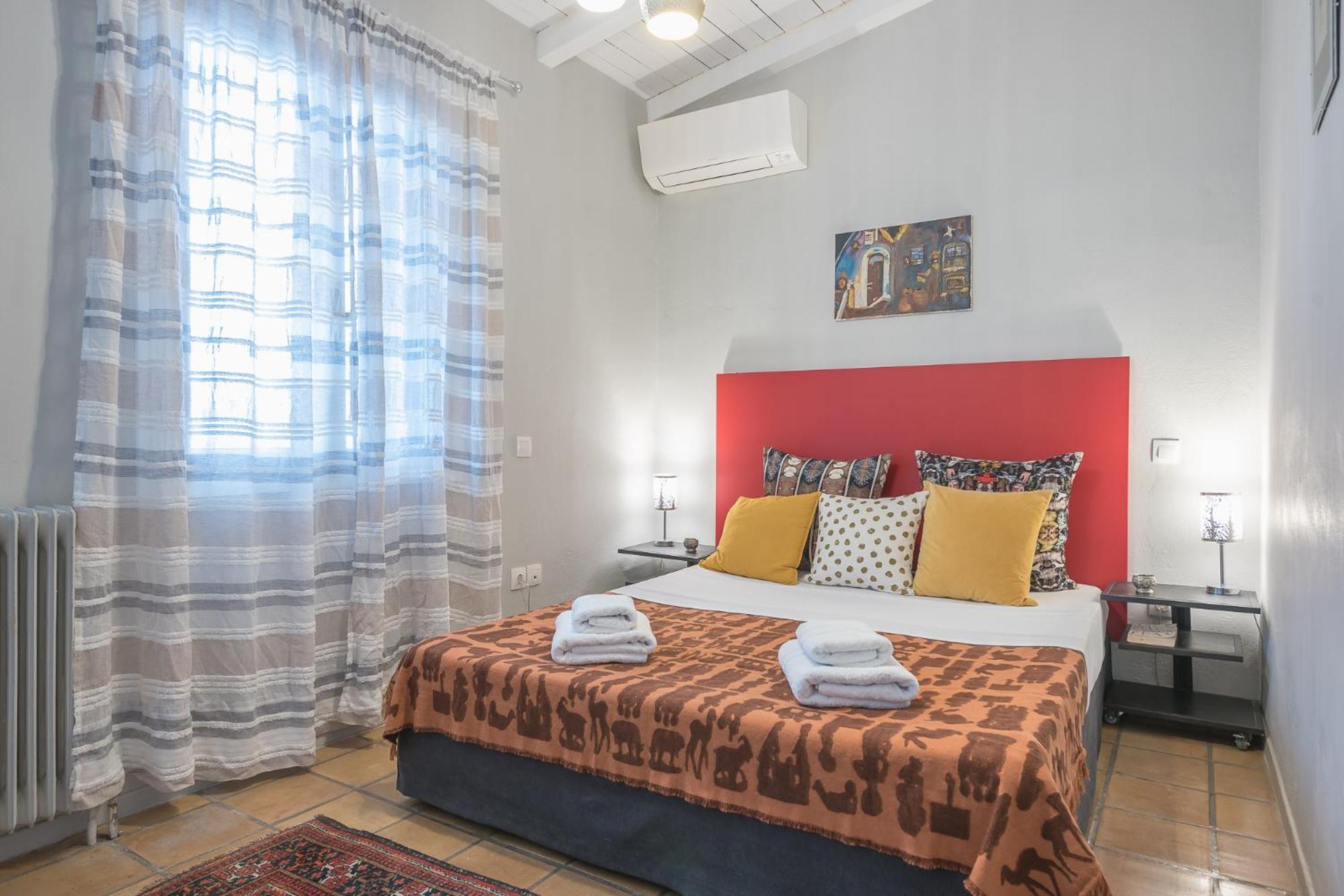 Athenian Niche in Plaka Villa by Athenian Homes
