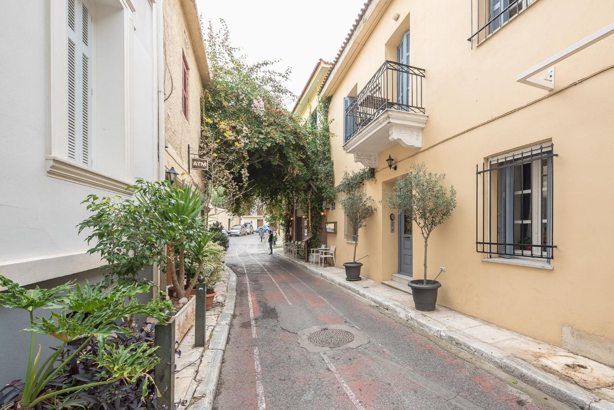 Athenian Niche in Plaka Villa by Athenian Homes