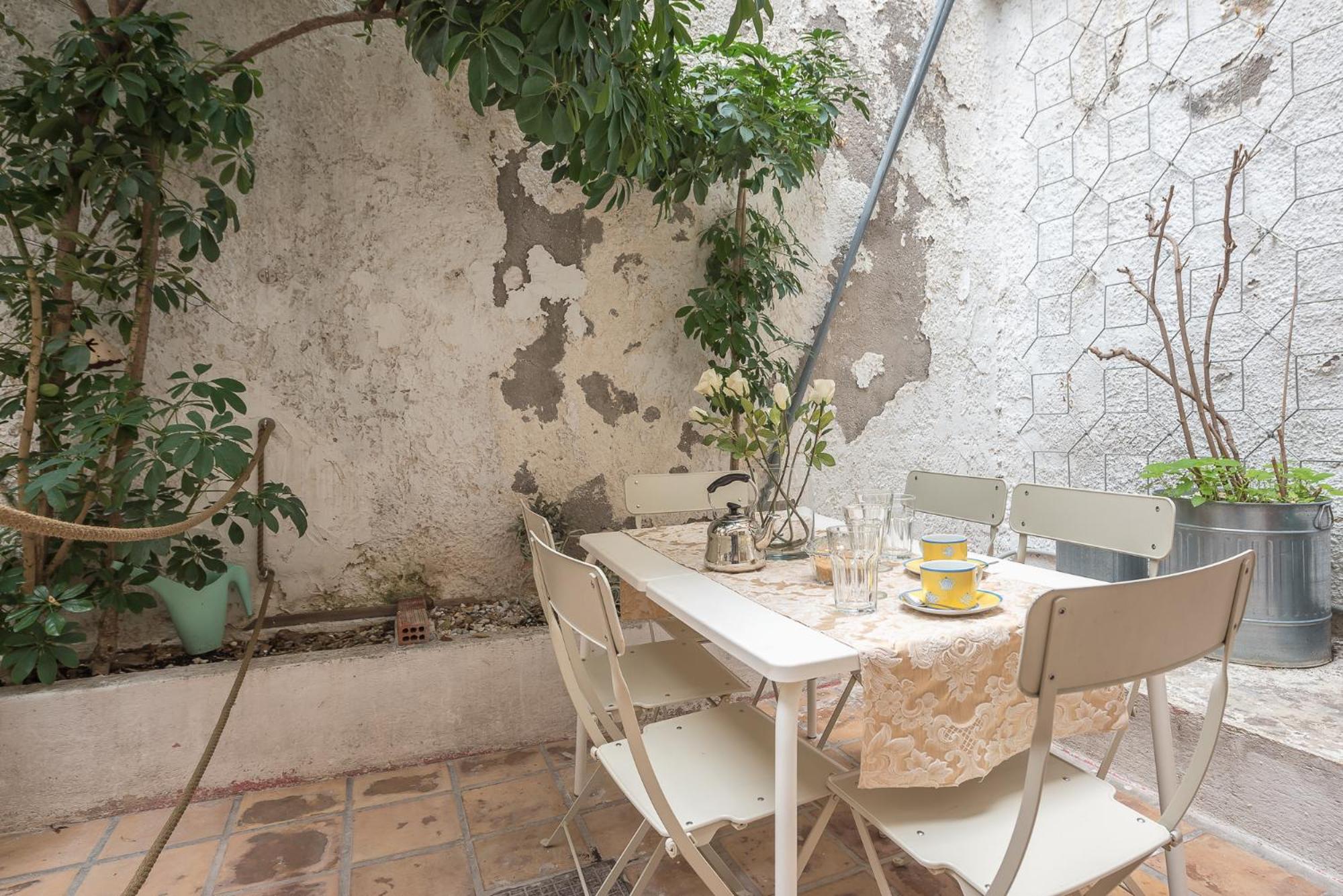 Athenian Niche in Plaka Villa by Athenian Homes