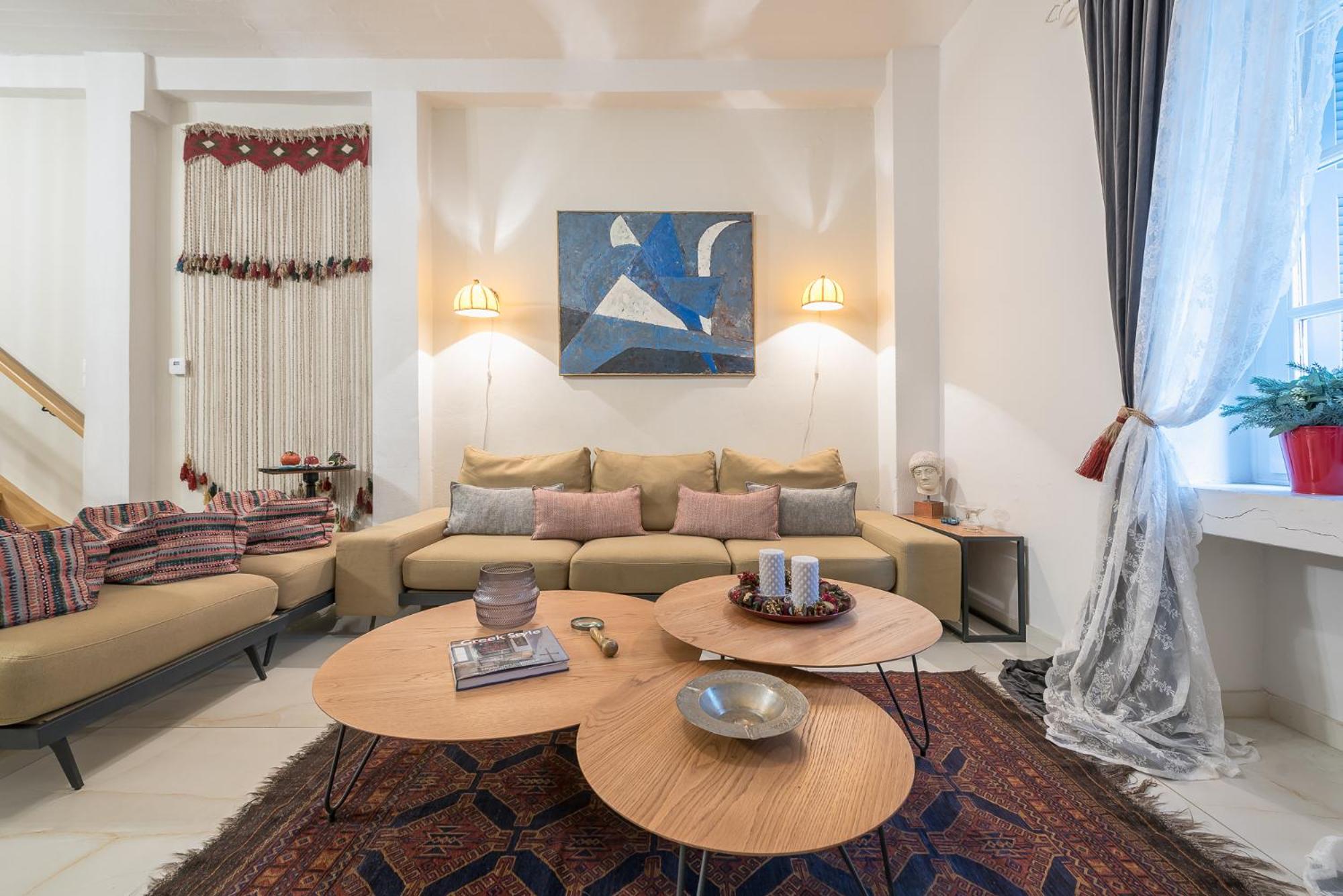 Athenian Niche in Plaka Villa by Athenian Homes