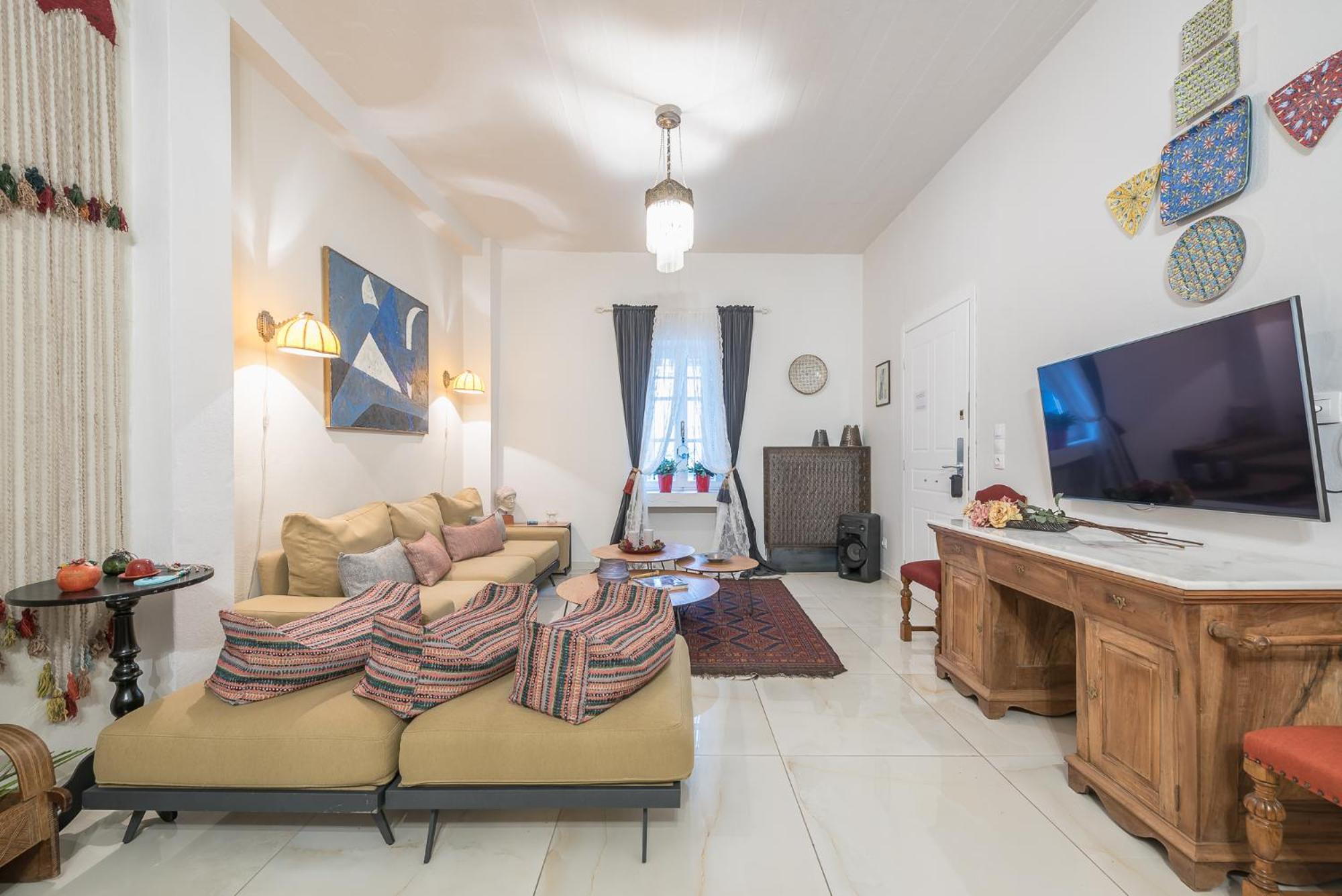 Athenian Niche in Plaka Villa by Athenian Homes