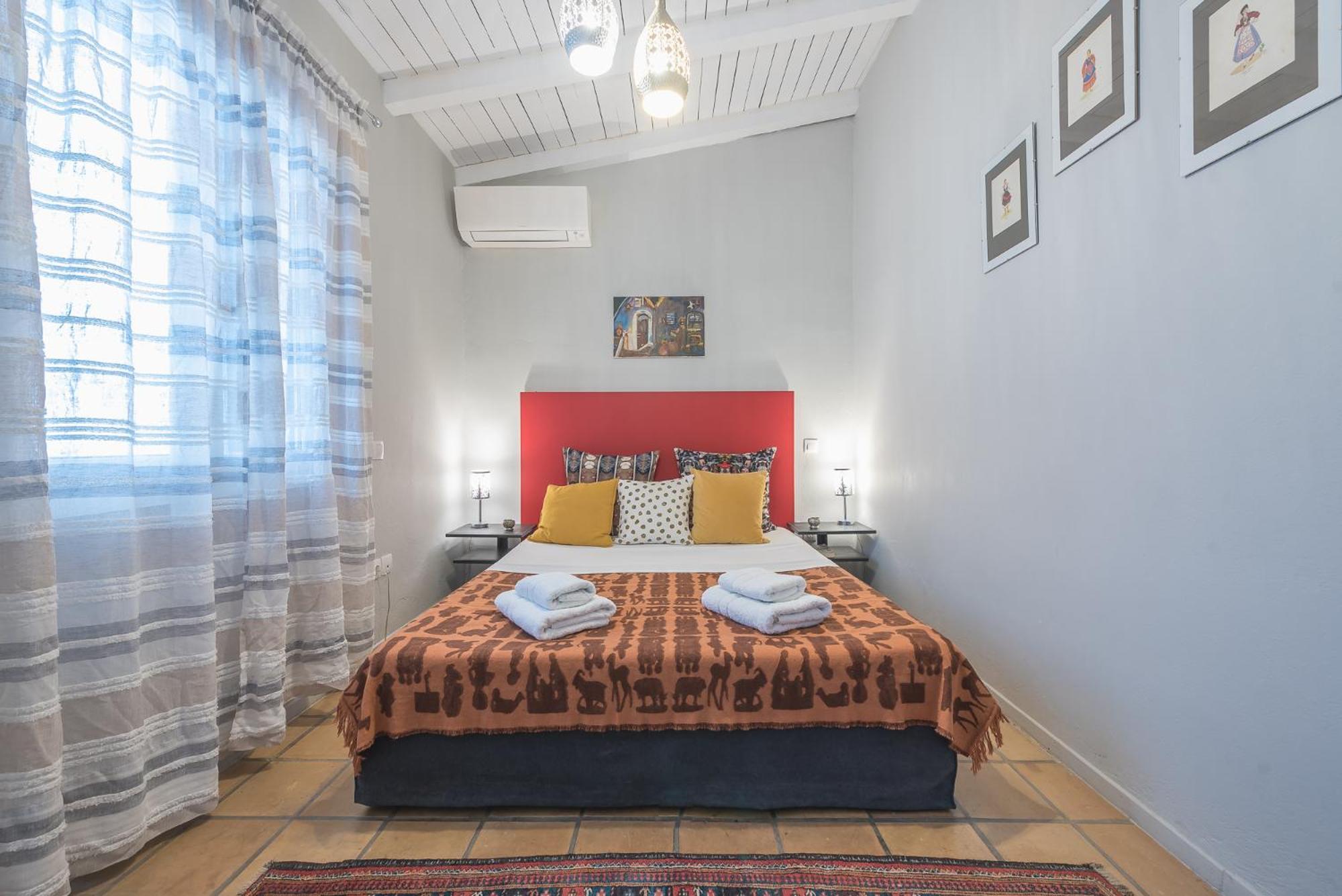 Athenian Niche in Plaka Villa by Athenian Homes