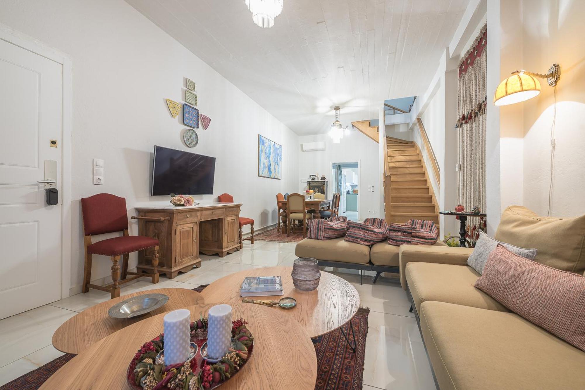 Athenian Niche in Plaka Villa by Athenian Homes