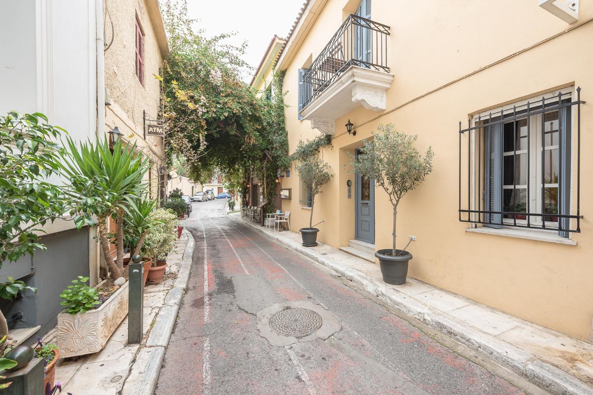 Athenian Niche in Plaka Villa by Athenian Homes