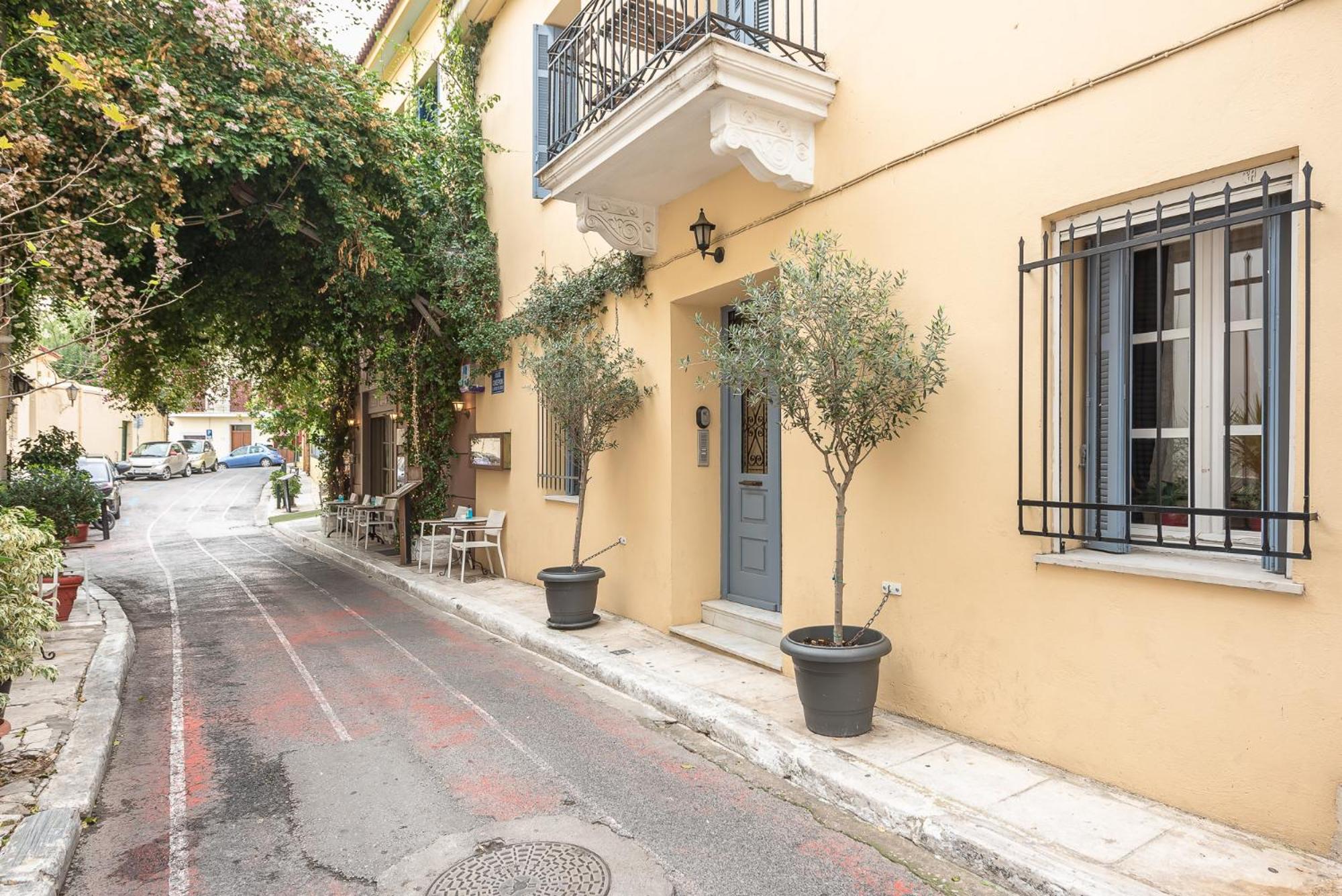 Athenian Niche in Plaka Villa by Athenian Homes