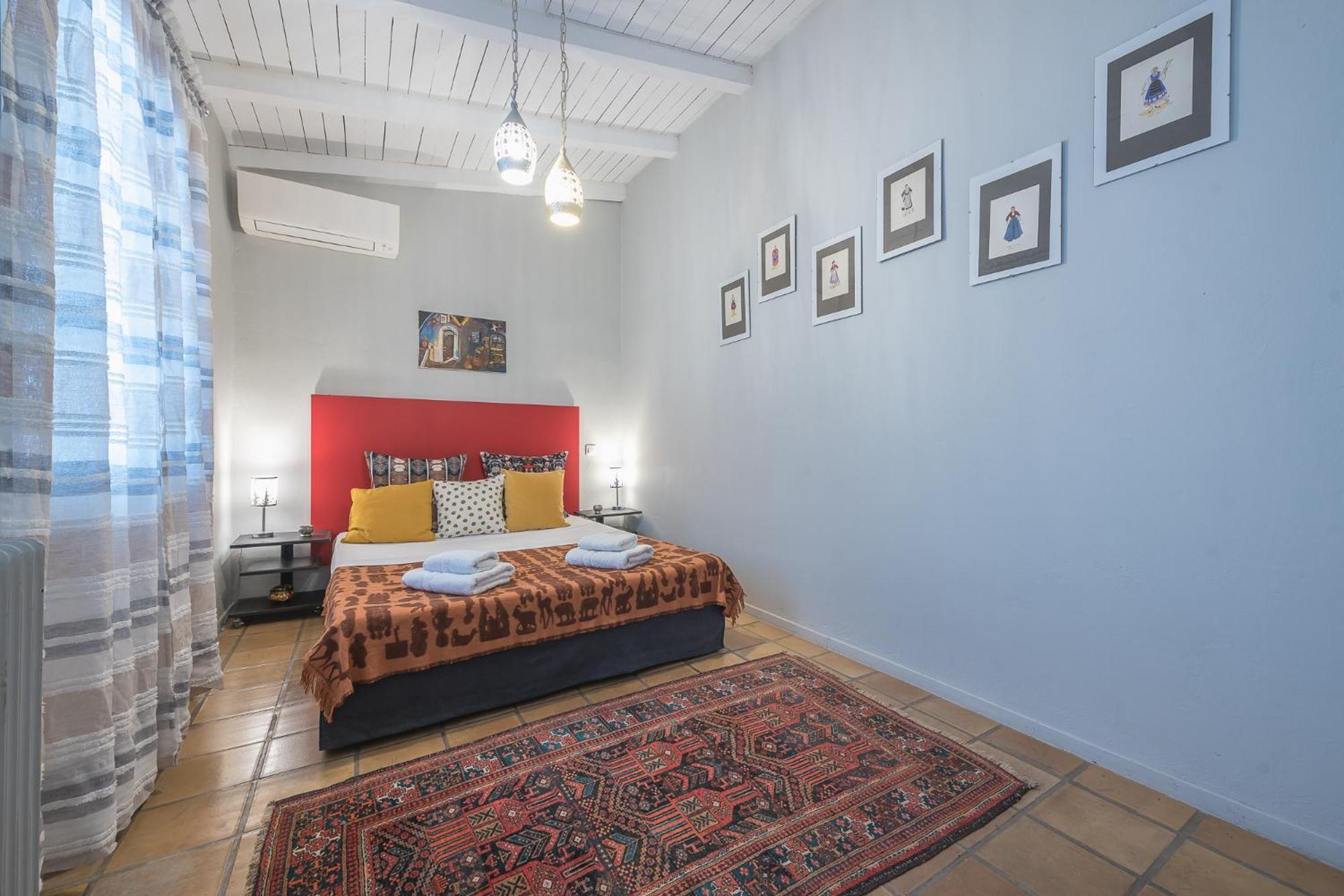 Athenian Niche in Plaka Villa by Athenian Homes