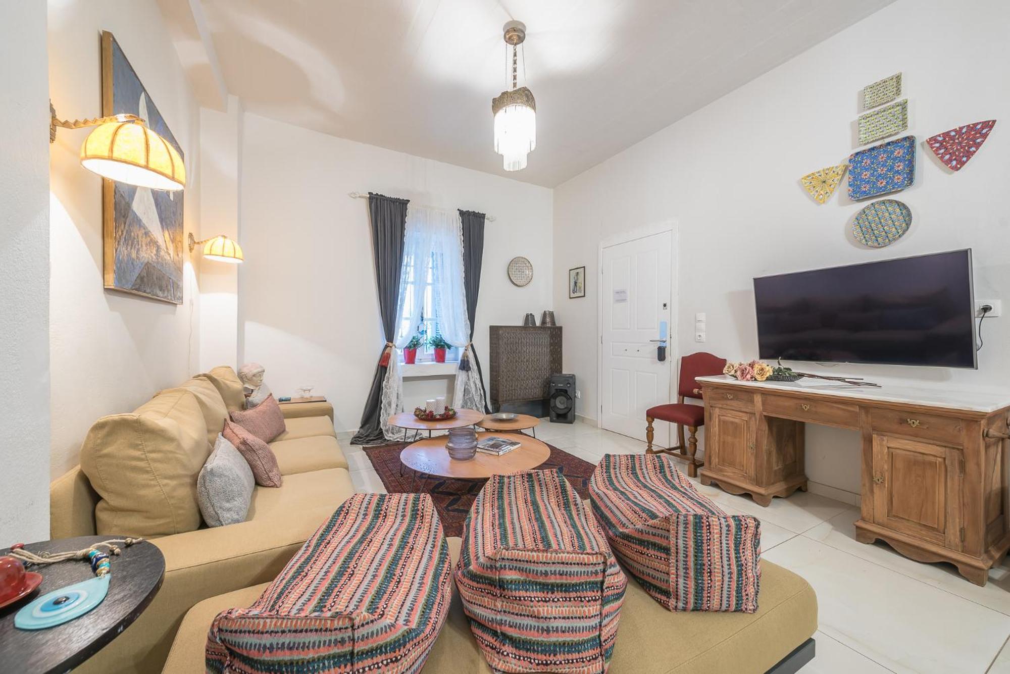 Athenian Niche in Plaka Villa by Athenian Homes