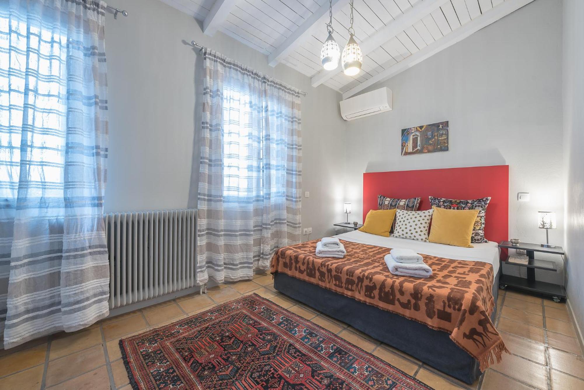 Athenian Niche in Plaka Villa by Athenian Homes