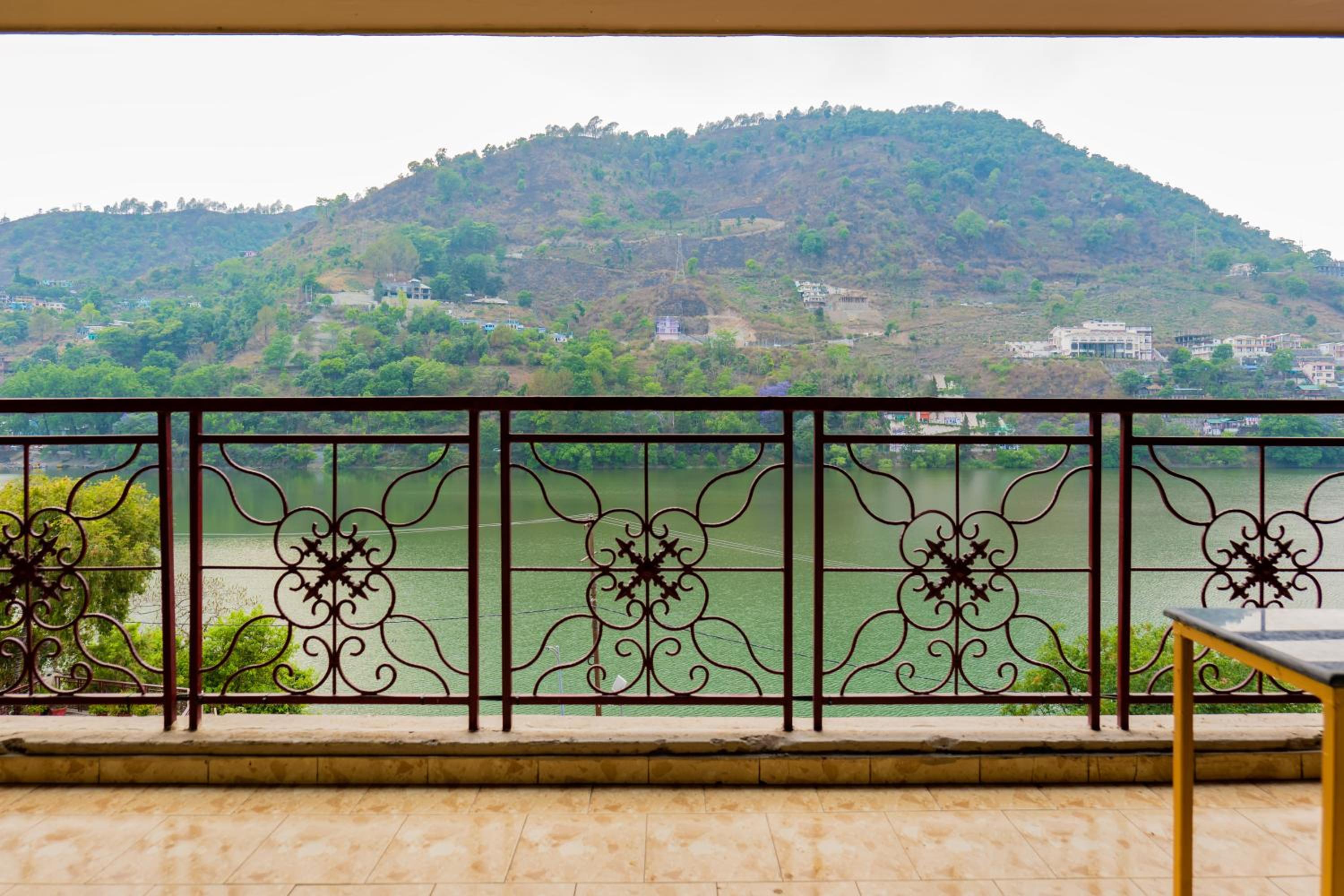 Neelesh Inn - Luxury Lake View Resort with Swimming Pool on Bhimtal Lake