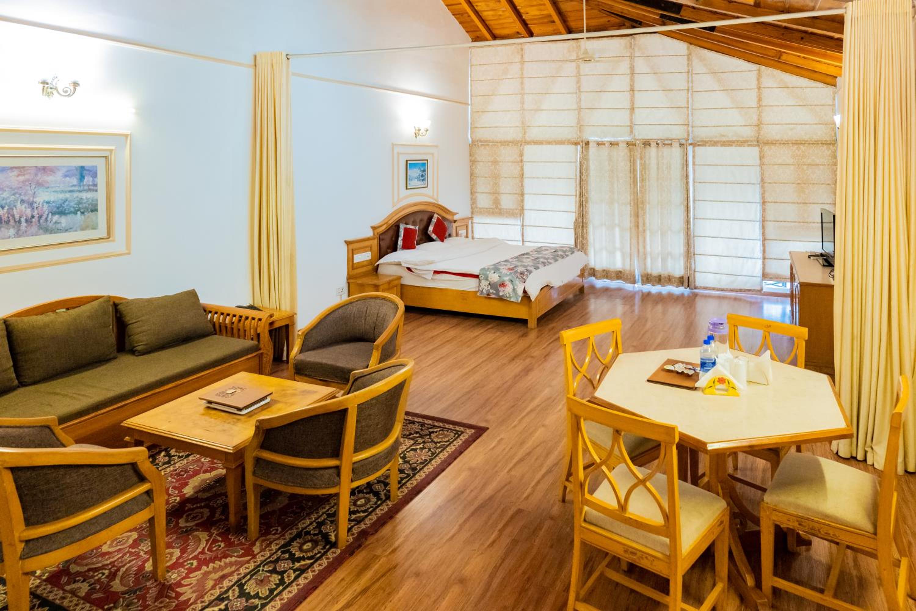 Neelesh Inn - Luxury Lake View Resort with Swimming Pool on Bhimtal Lake