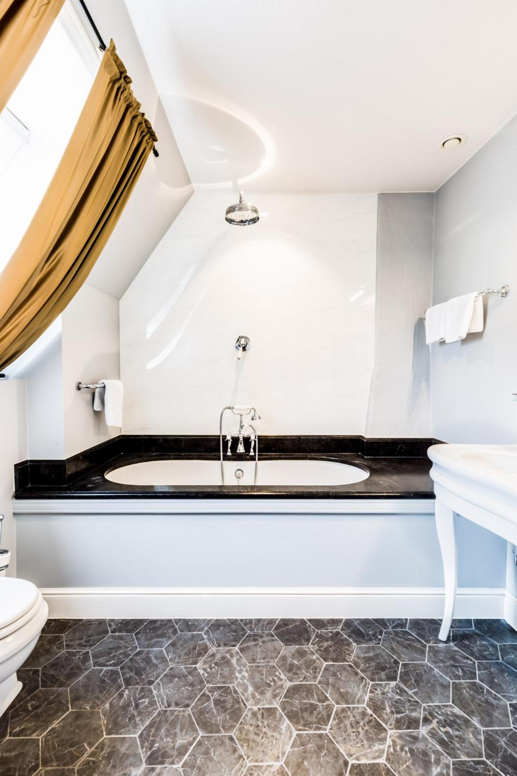 Bruges Vacations - Boutique Hotel De Castillion - Small elegant family hotel - Property Image 25