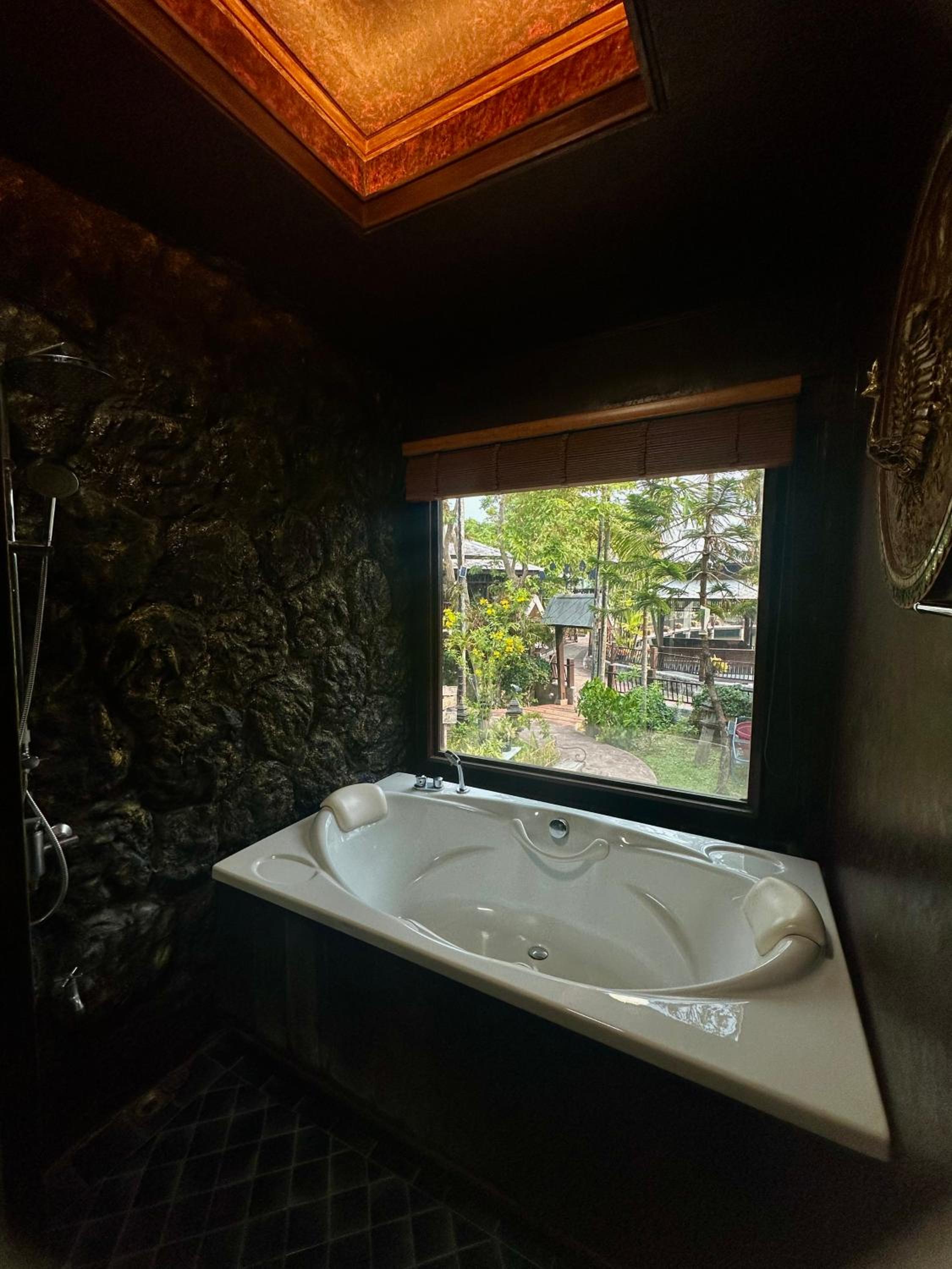 Bantunglom Resort