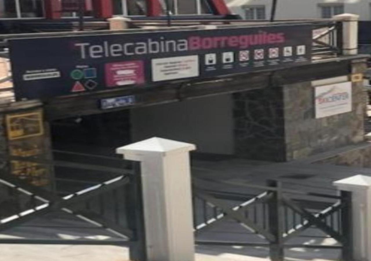 Apartamento Ameto en la plaza Pradollano"Junto al telecabina Borreguiles" view 5