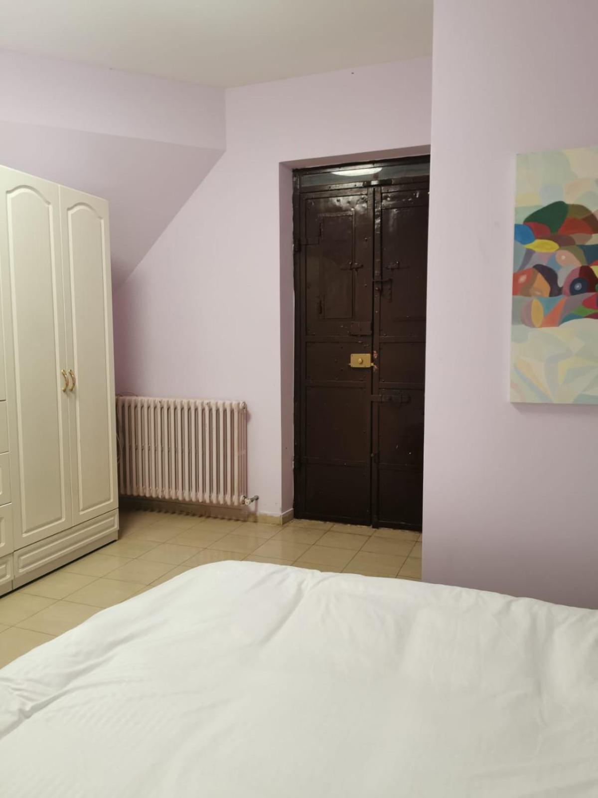 Reina's Room view 2