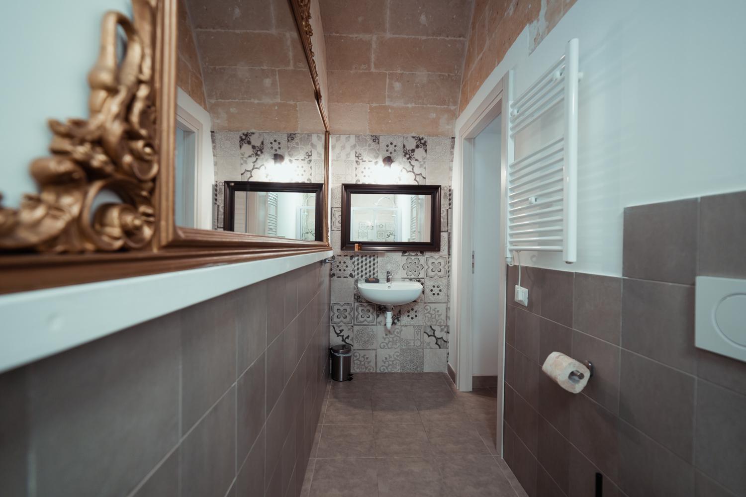 Le Dimore nel Cortile con patio e parcheggio privato