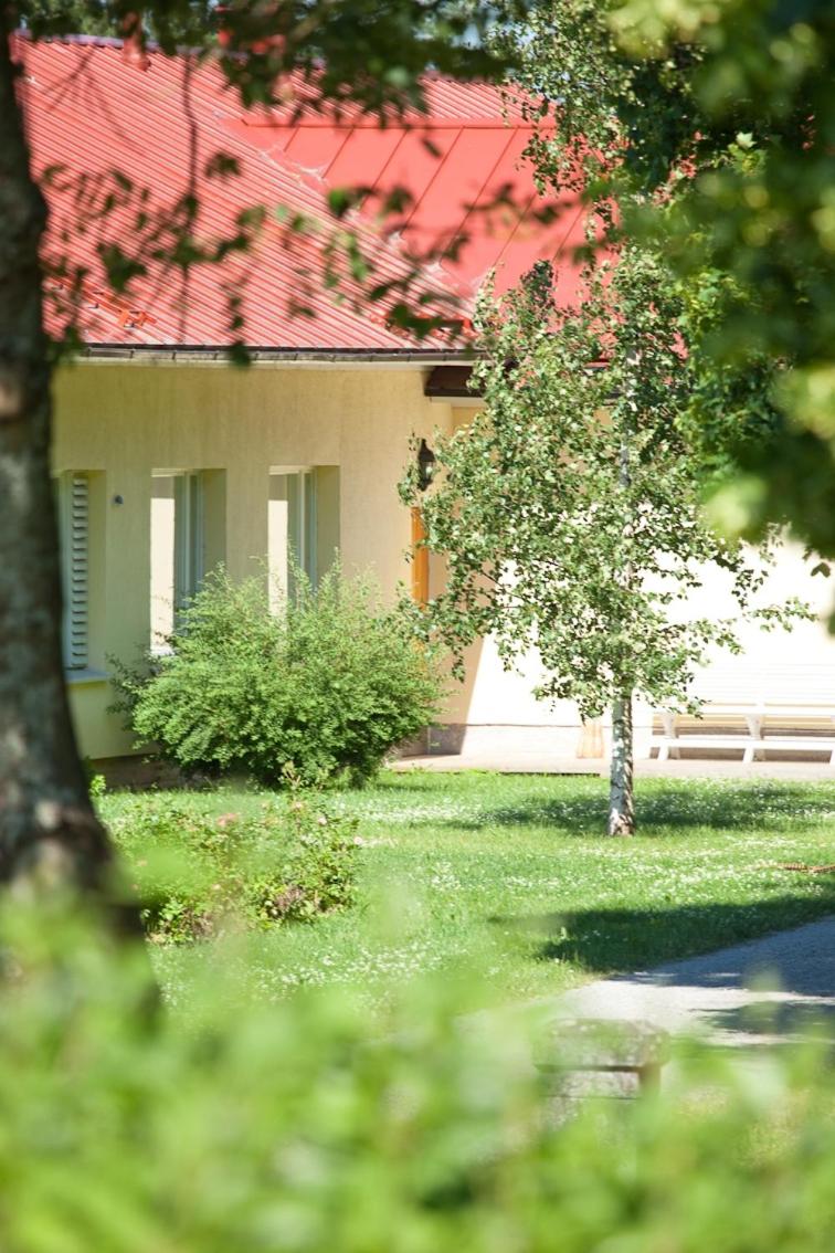 Pehtoori 1 Hahkialan Kartanon vierastalon huoneisto