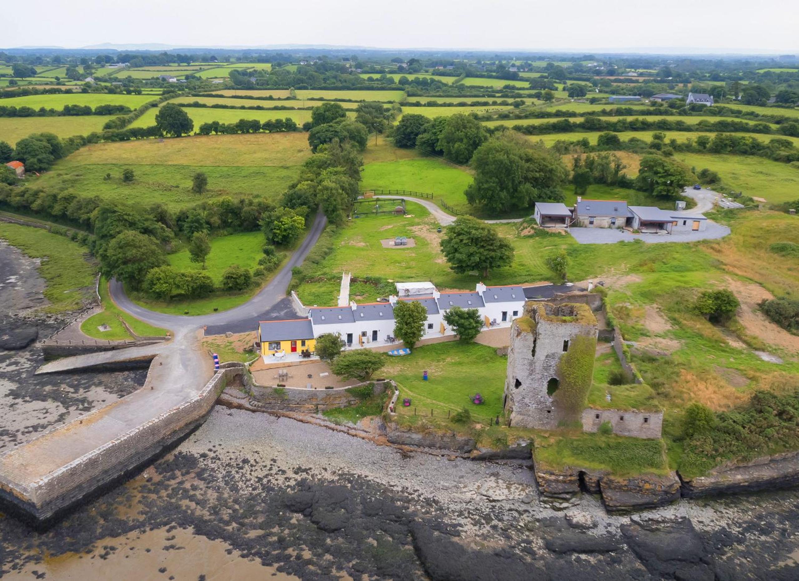 Shannon Castle Holiday Cottages Type B by Trident Holiday Homes view 5