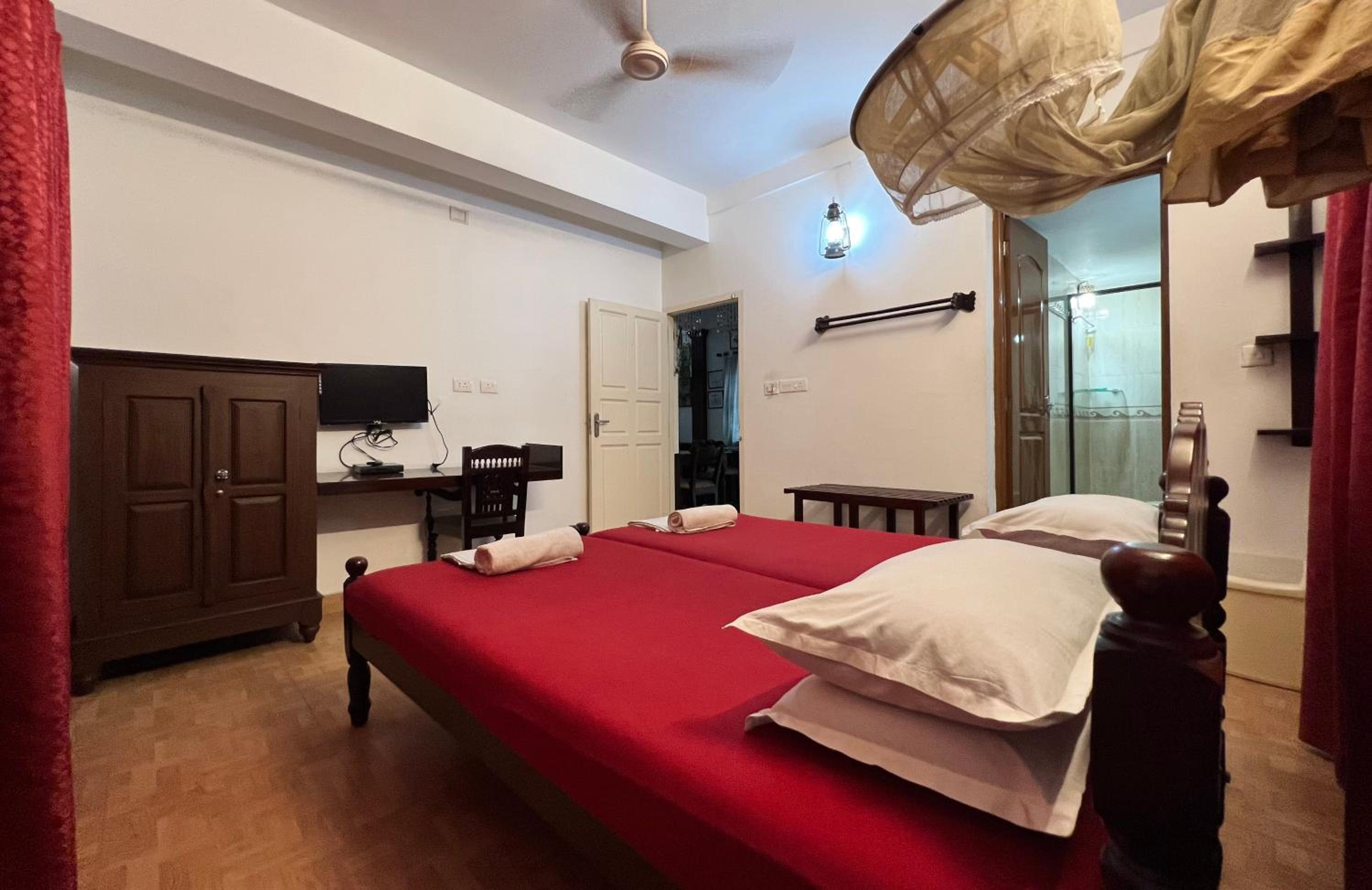 Reds Residency - Homestay