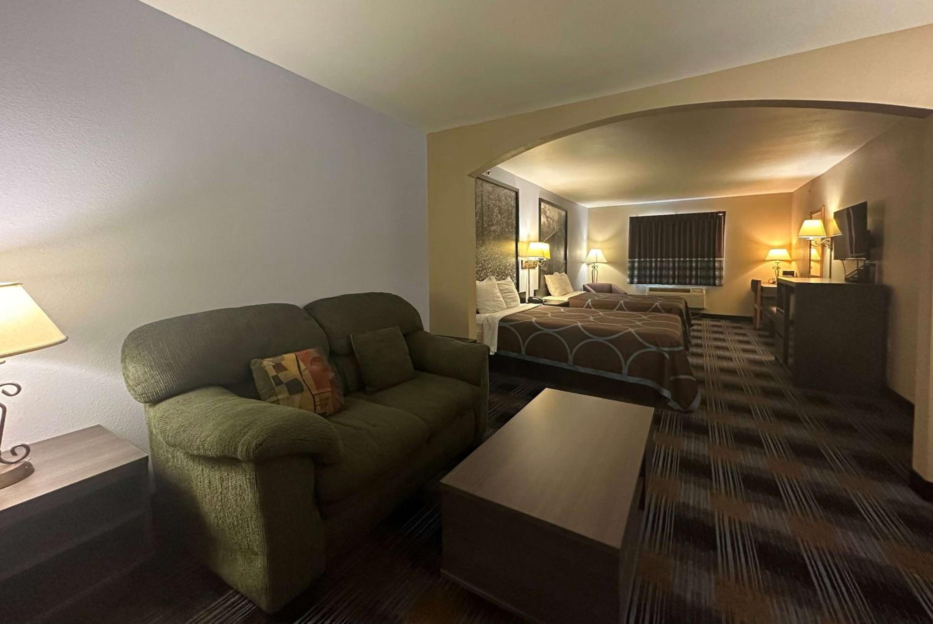 Columbia Vacations - Super 8 by Wyndham Columbia East - Property Image 34