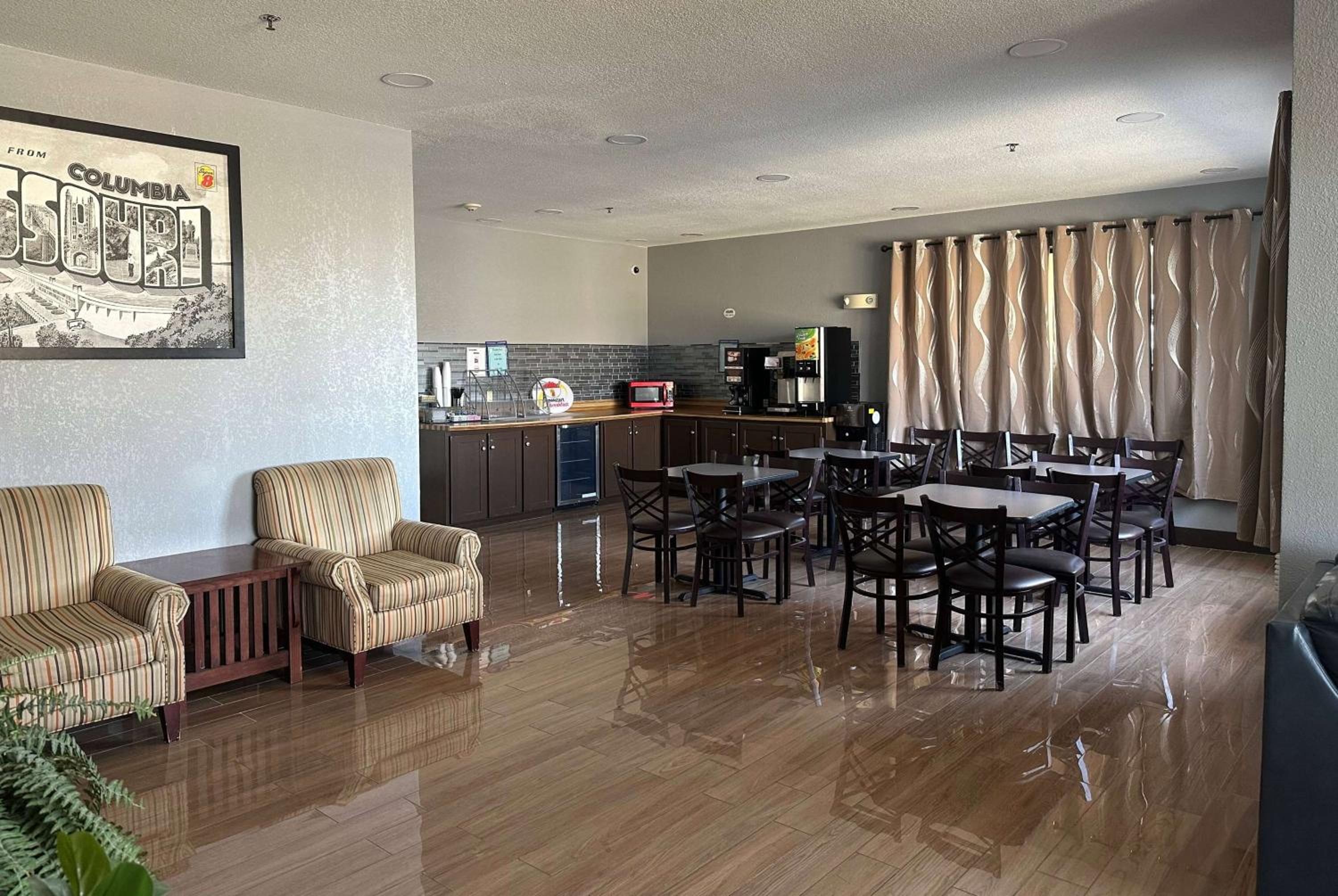 Columbia Vacations - Super 8 by Wyndham Columbia East - Property Image 3