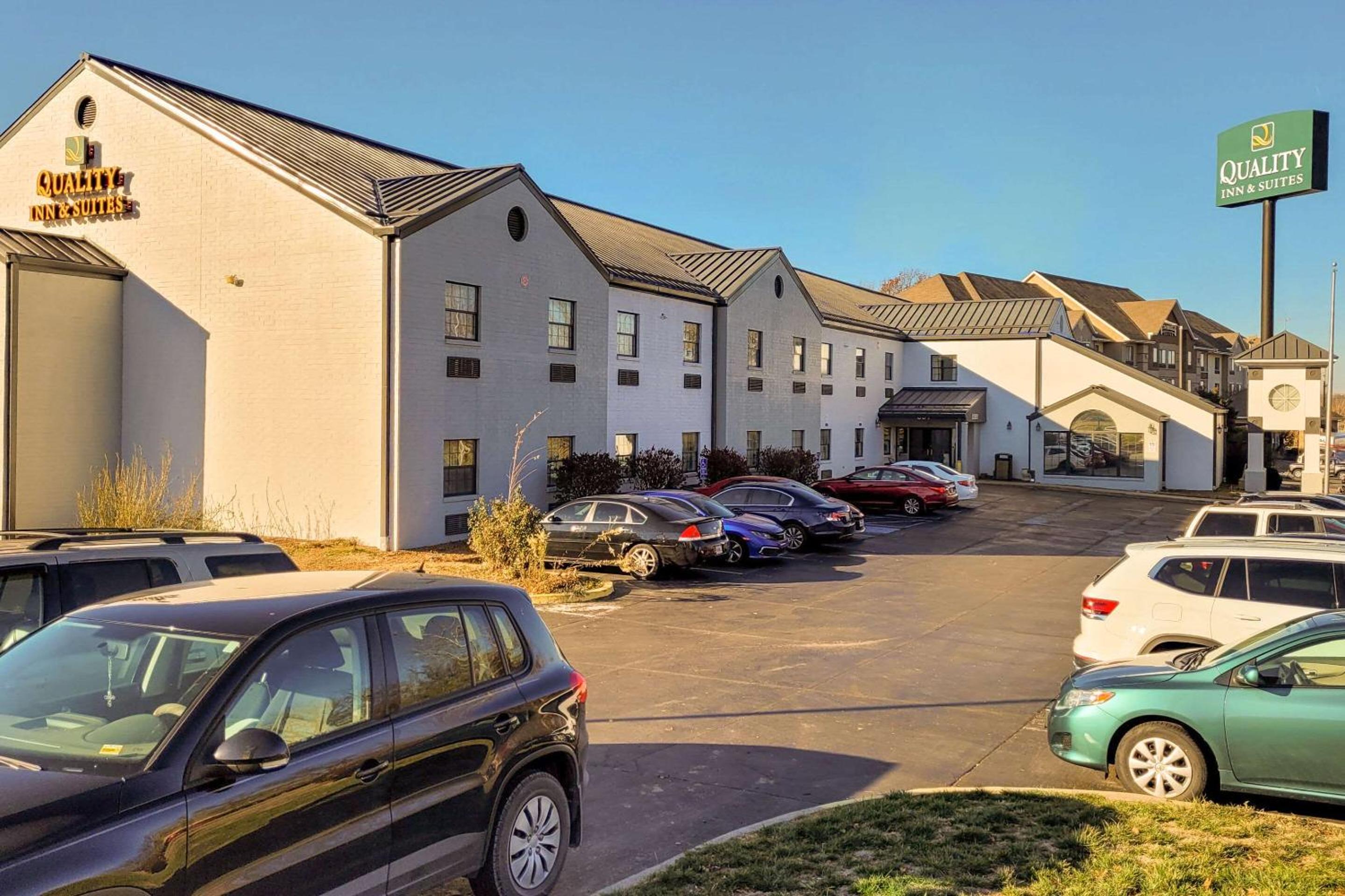 Columbia Vacations - Quality Inn  Suites Columbia I-70 - Property Image 1
