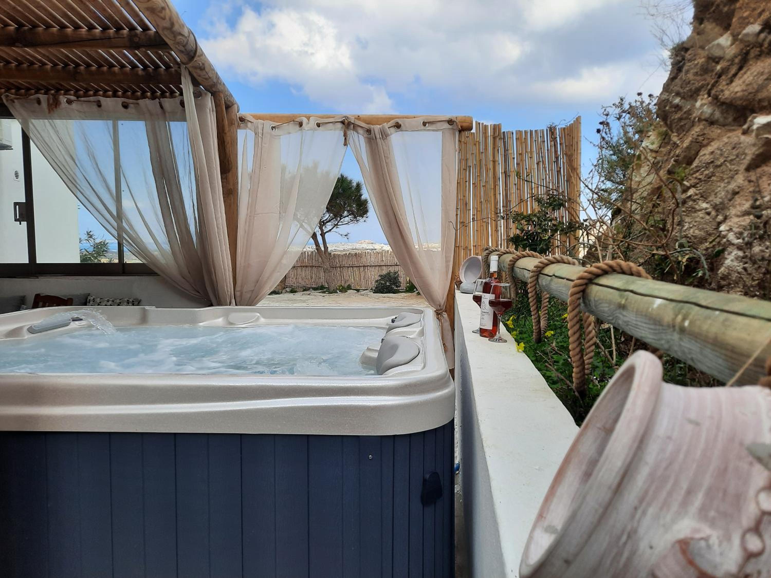 Janakos Luxury Apartment photo 5