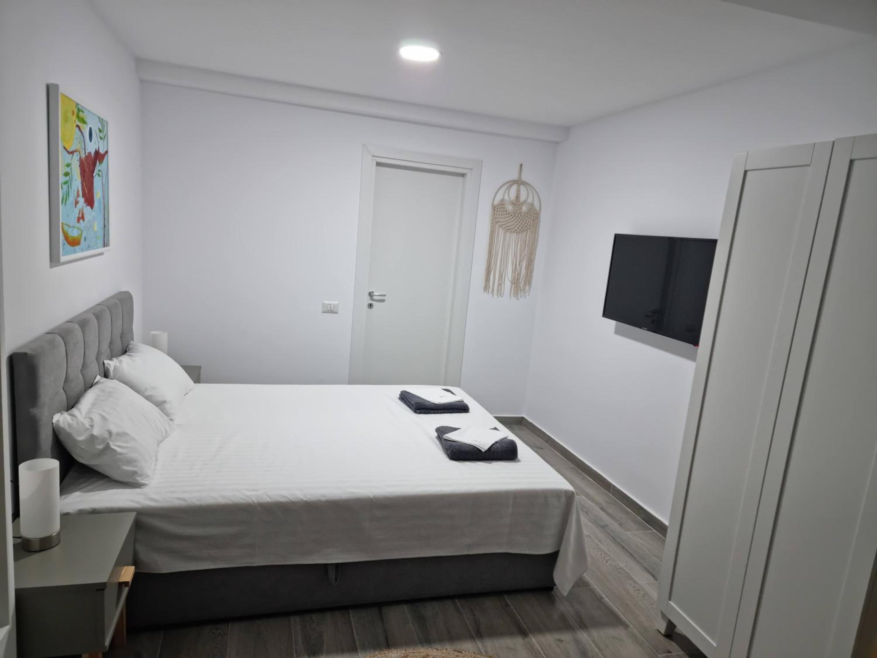 OLIMP Sea View Apartments - The Sunny Apartment
