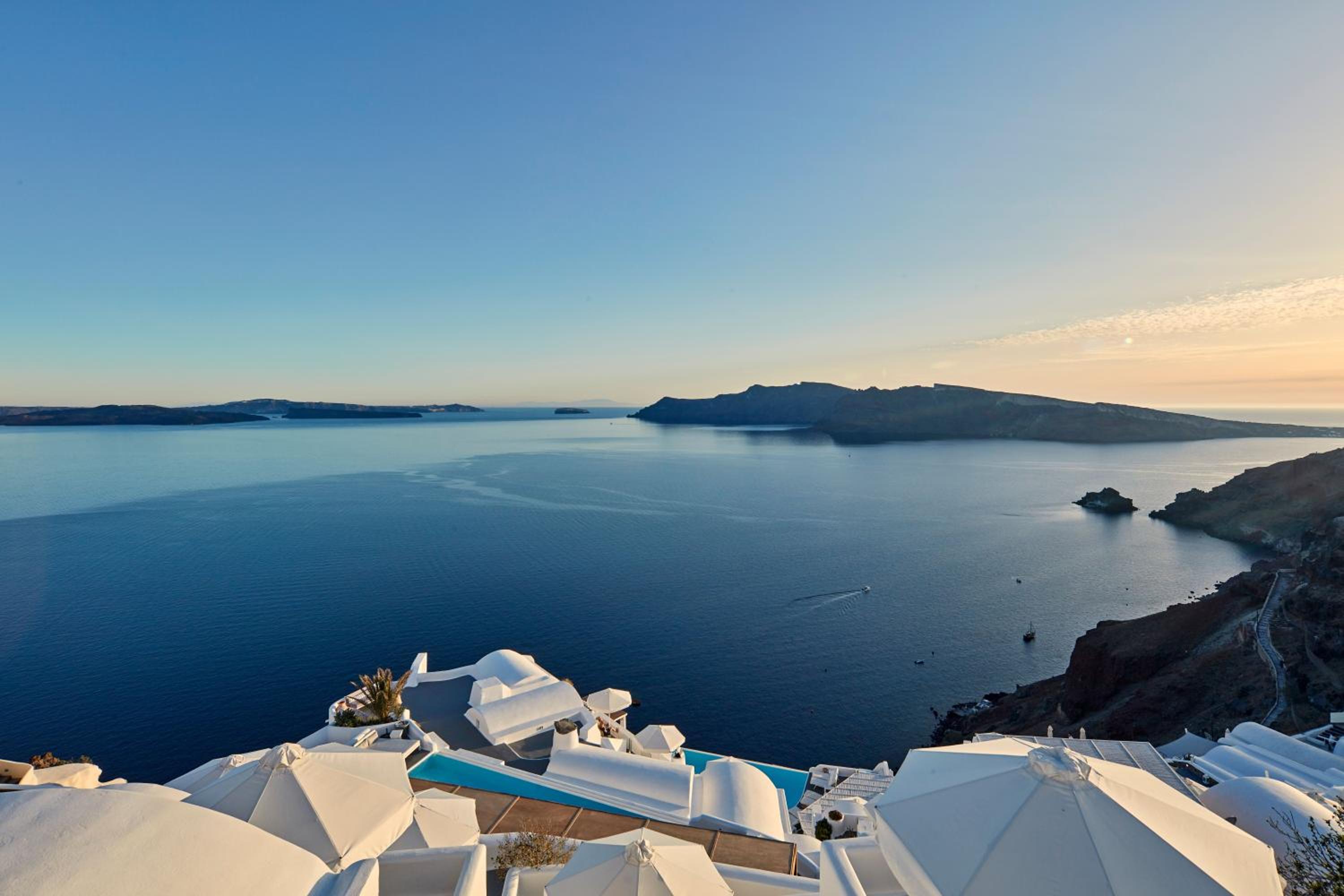 Oia Vacations - Katikies Santorini - The Leading Hotels Of The World - Property Image 1