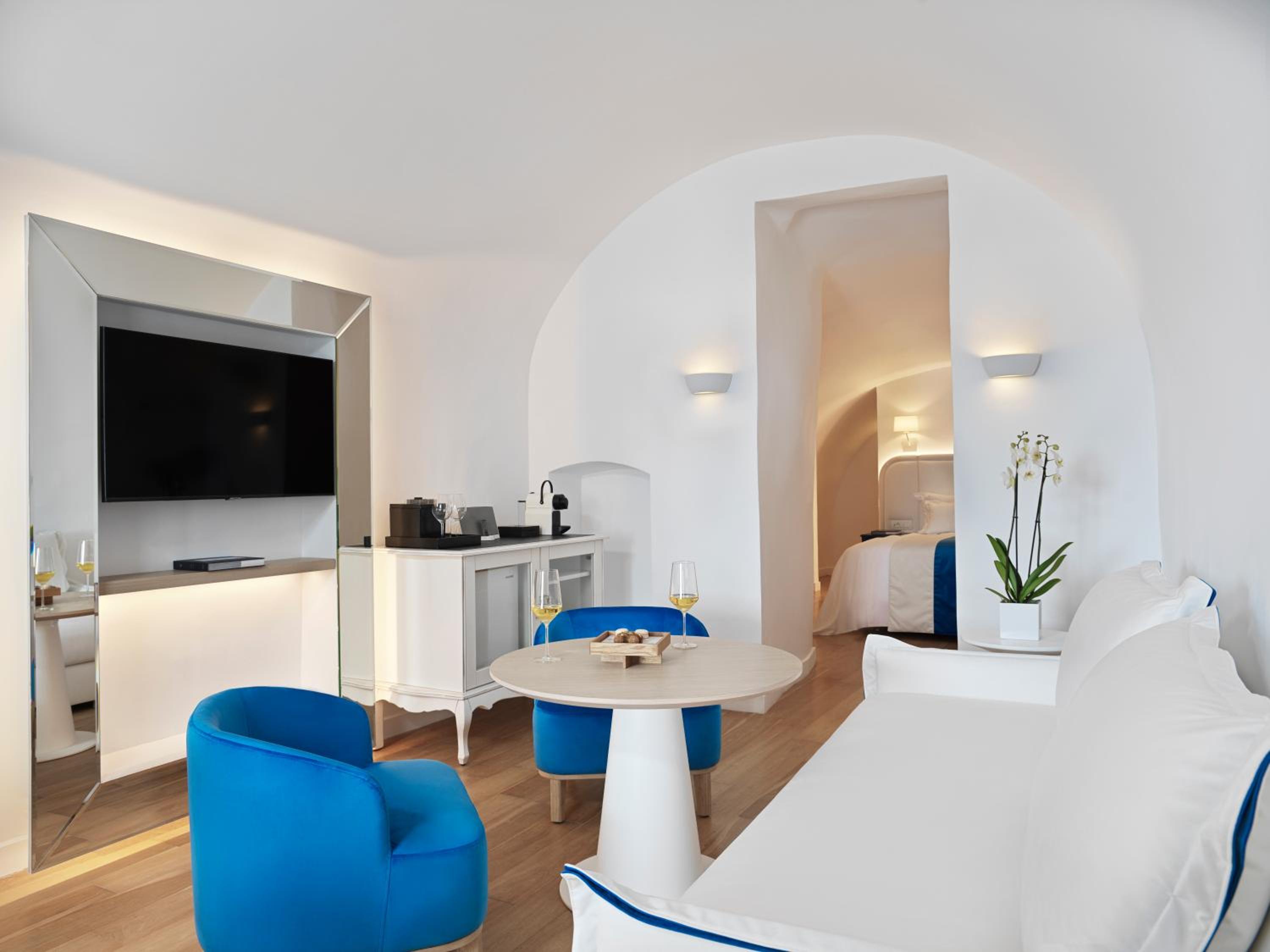Oia Vacations - Katikies Santorini - The Leading Hotels Of The World - Property Image 9