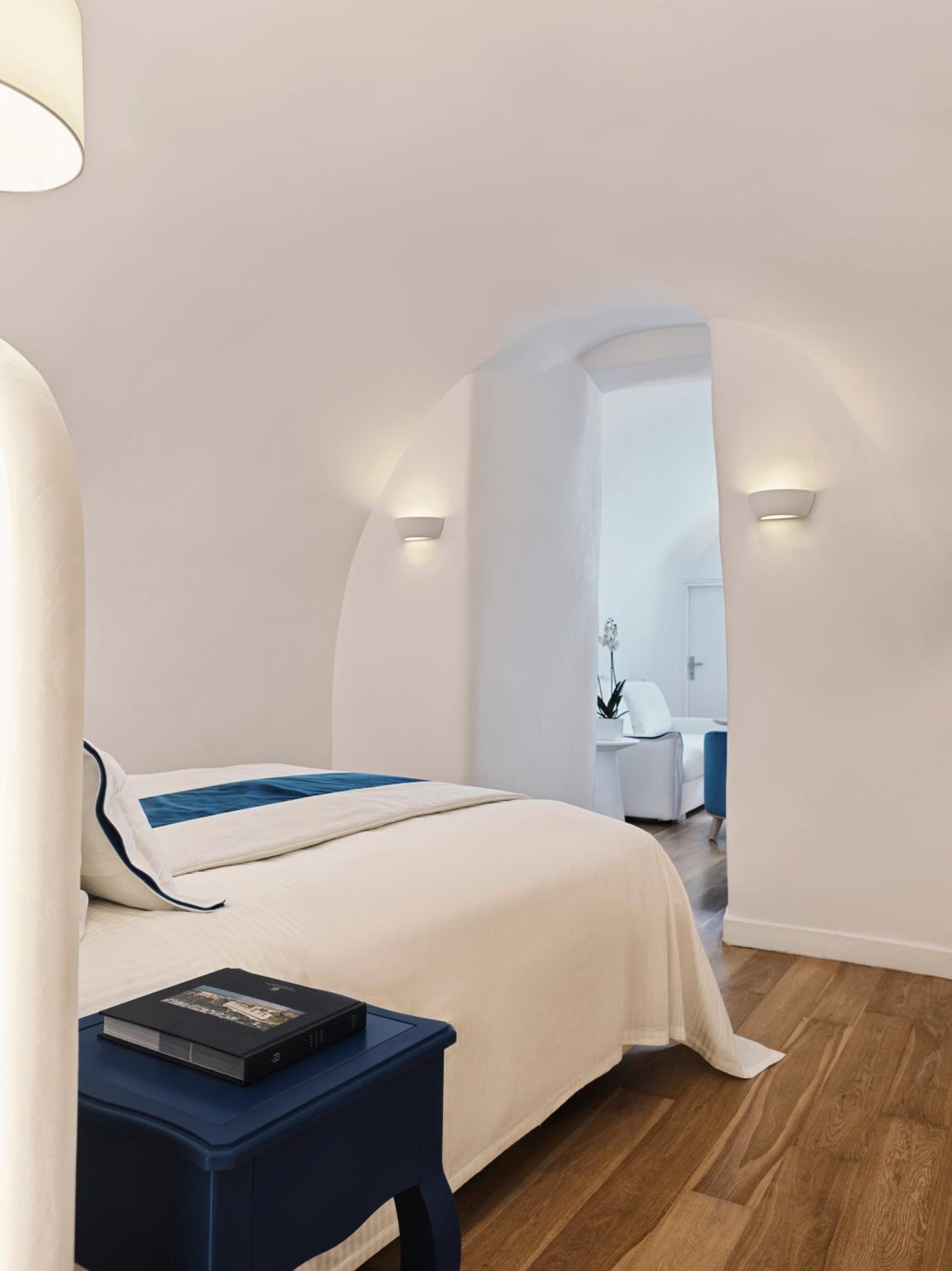 Oia Vacations - Katikies Santorini - The Leading Hotels Of The World - Property Image 11