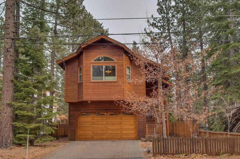 Lake Tahoe Vacations - Lukins Lodge By The Lake Hot Tub - Property Image 1
