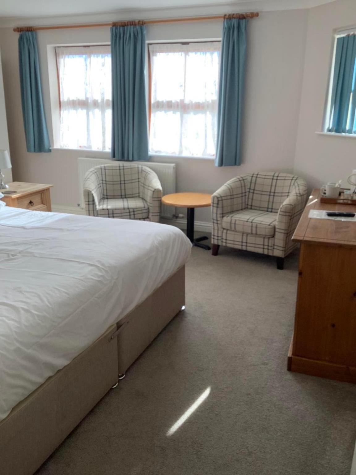 New Overlander Inn