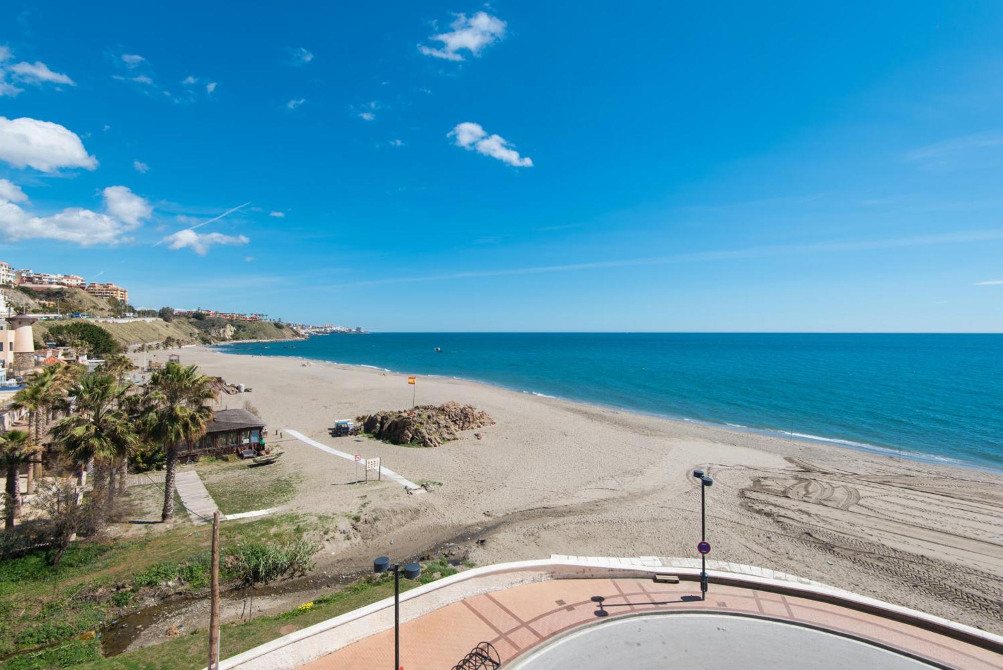 PRIVILEGE OF THE SEA, 1st Line Carvajal Beach- Fuengirola 3rd floor view 4