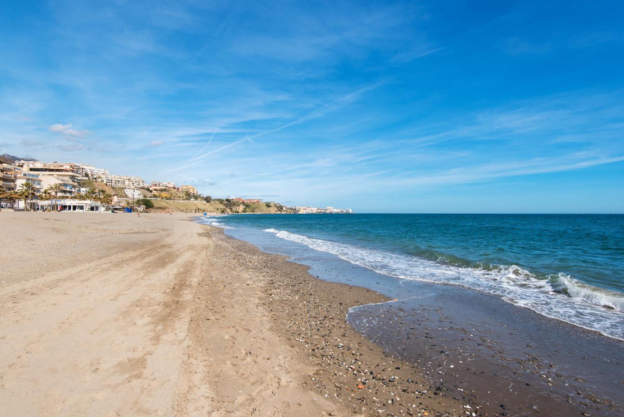 PRIVILEGE OF THE SEA, 1st Line Carvajal Beach- Fuengirola 3rd floor view 5