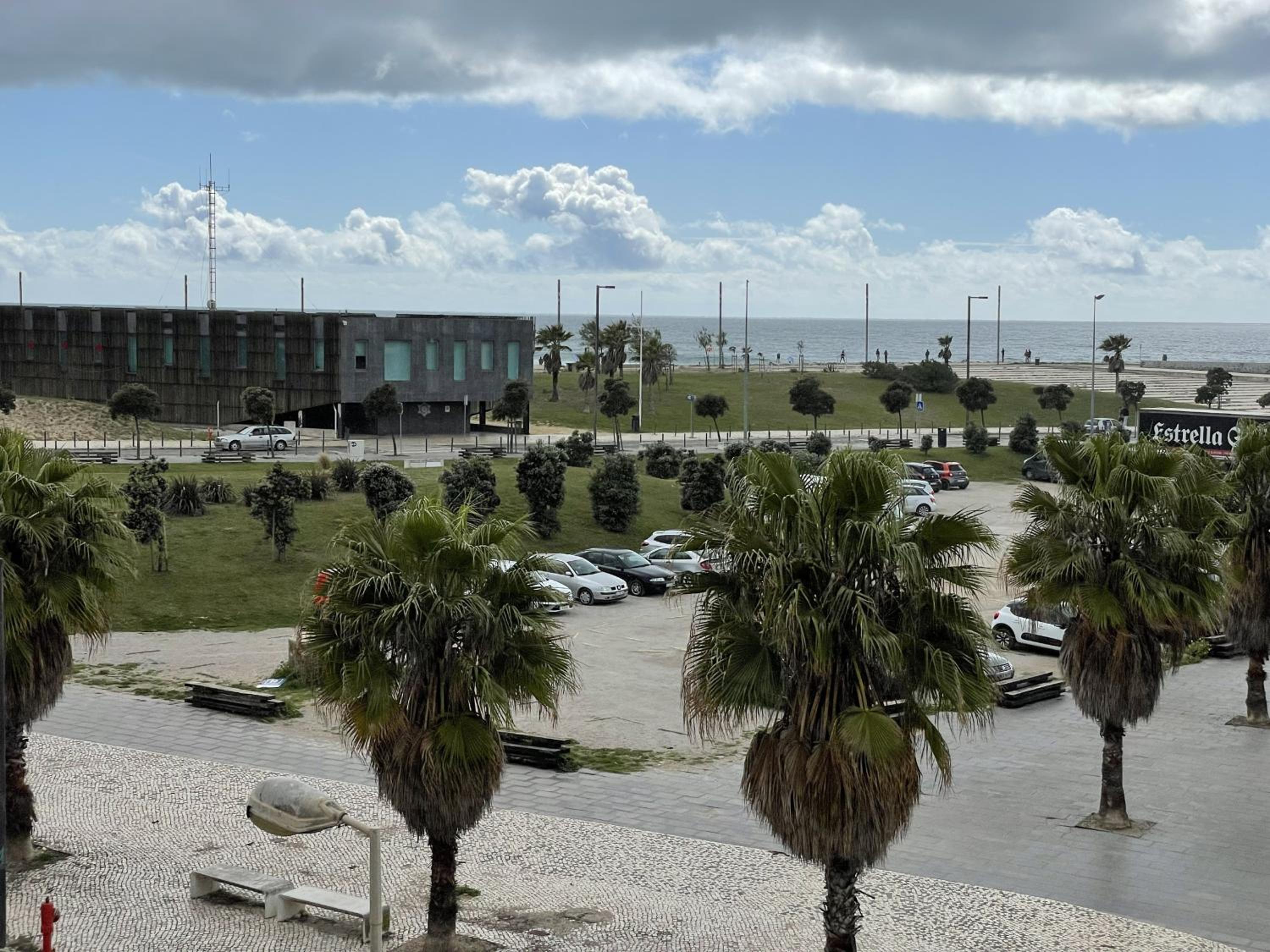 Cosy Sea View Apartment view 2