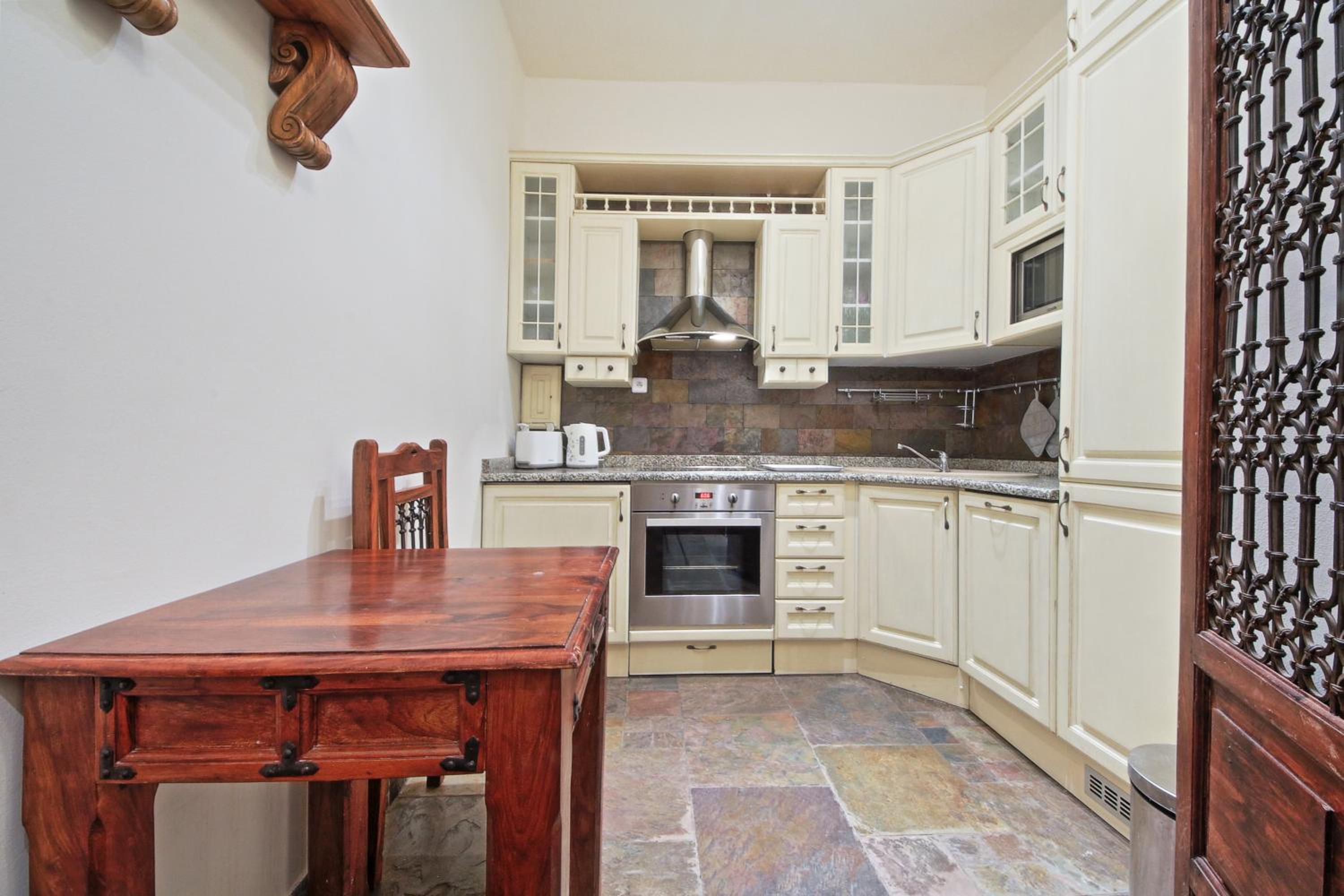Rose Antique Apartment