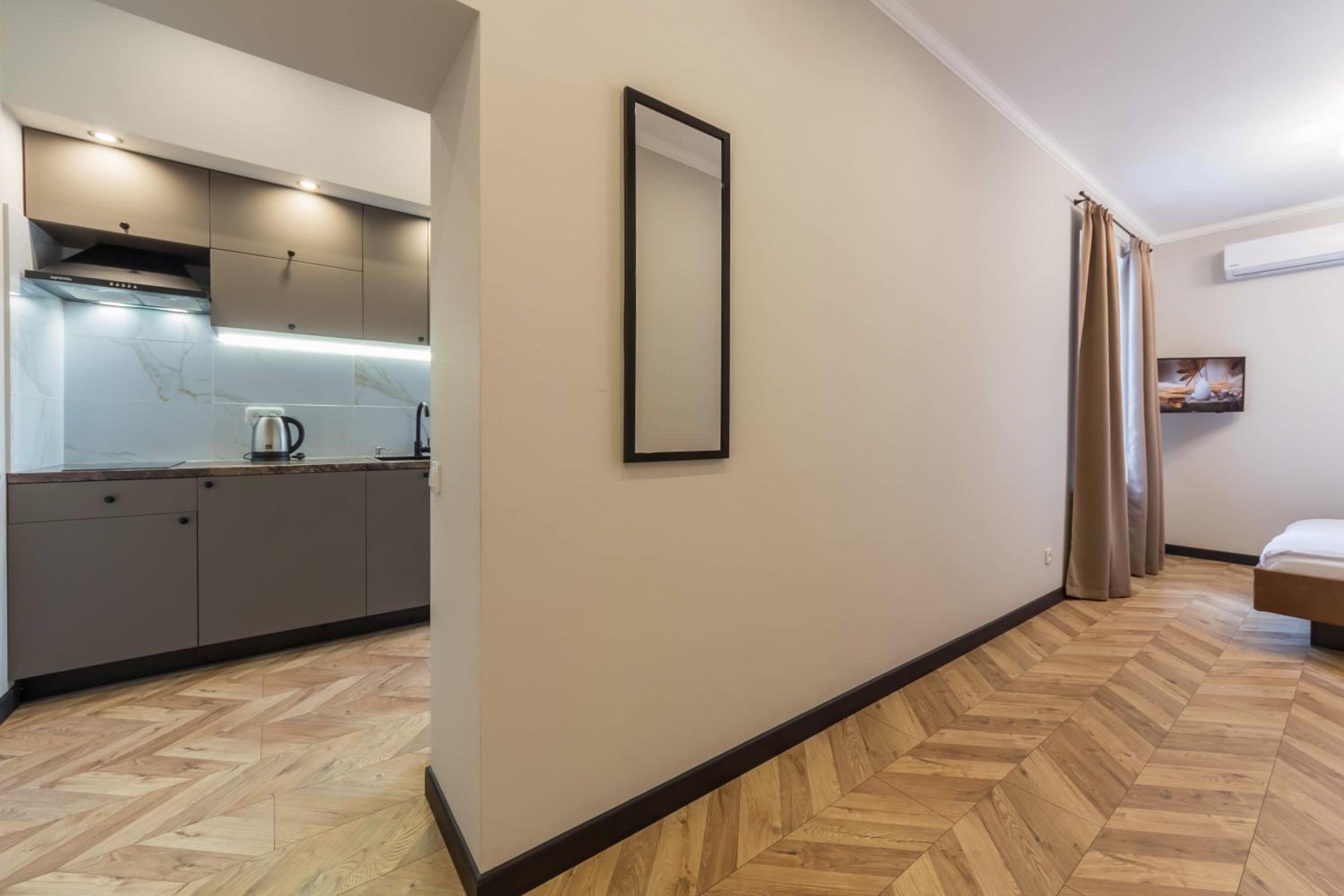 Design Apartment on Mykhailivskyi Ln. 4 view 5