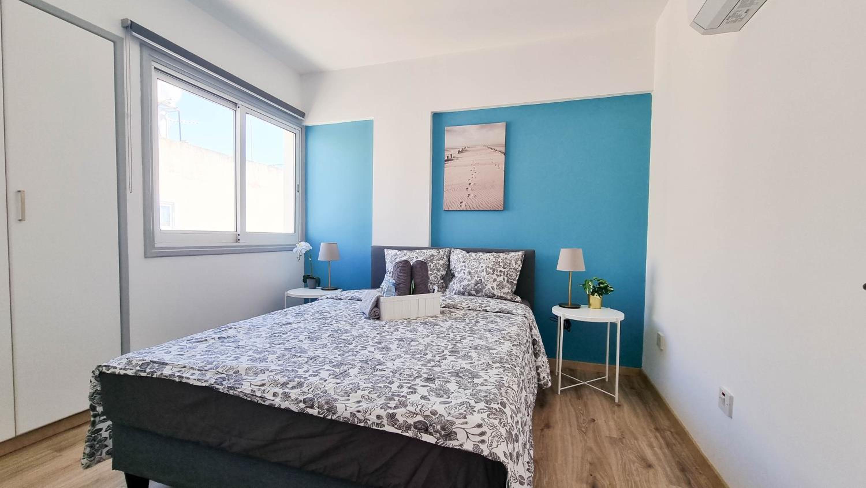 Modern Retreat: 2br Stylish Apt with Comfy Rooms! Smart TV with 200MBPS Internet
