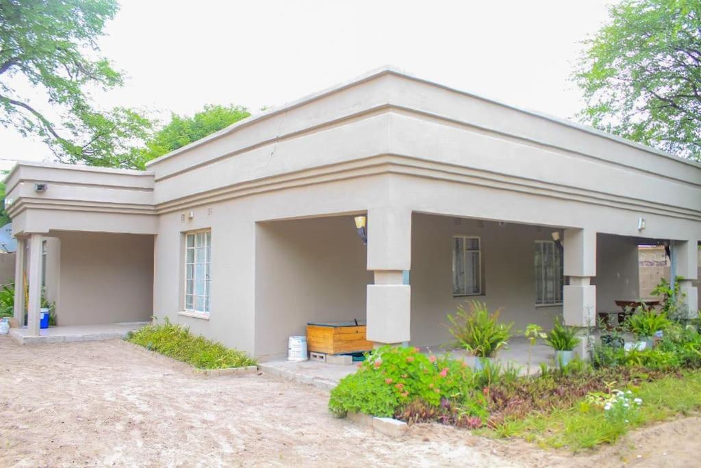 House Samaika