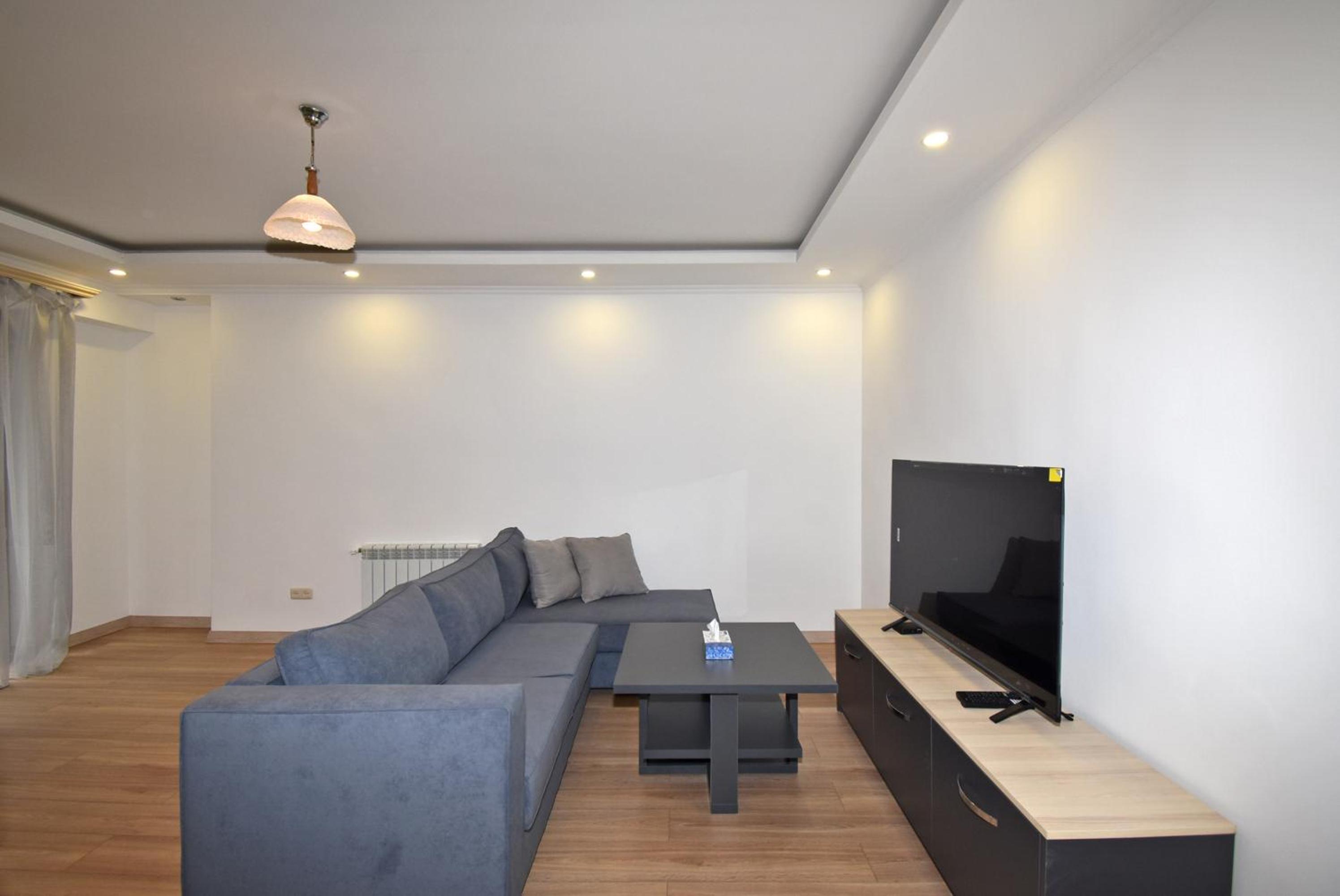 19Tumanyan Excellent apartment in the centre of capital