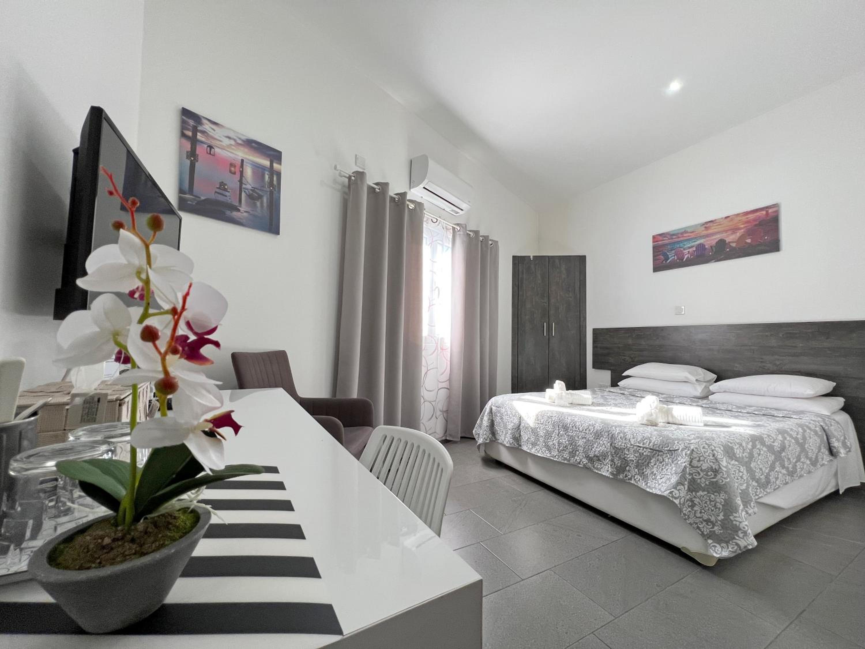 Apollo Rooms by Albert's Apartment